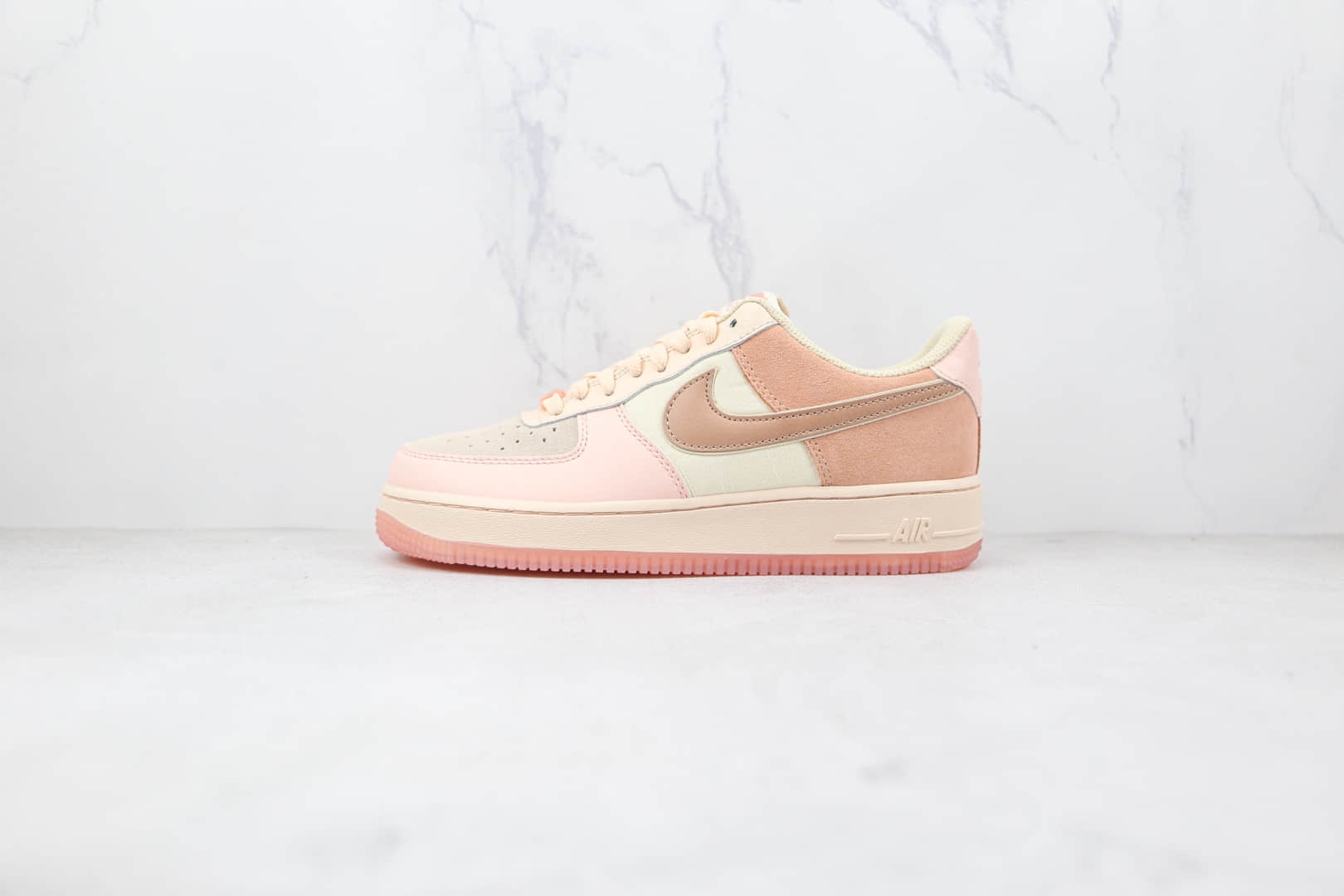 耐克Nike Air Force 1纯原版本低帮空军一号少女粉色拼色板鞋内置气垫 货号:896185-603