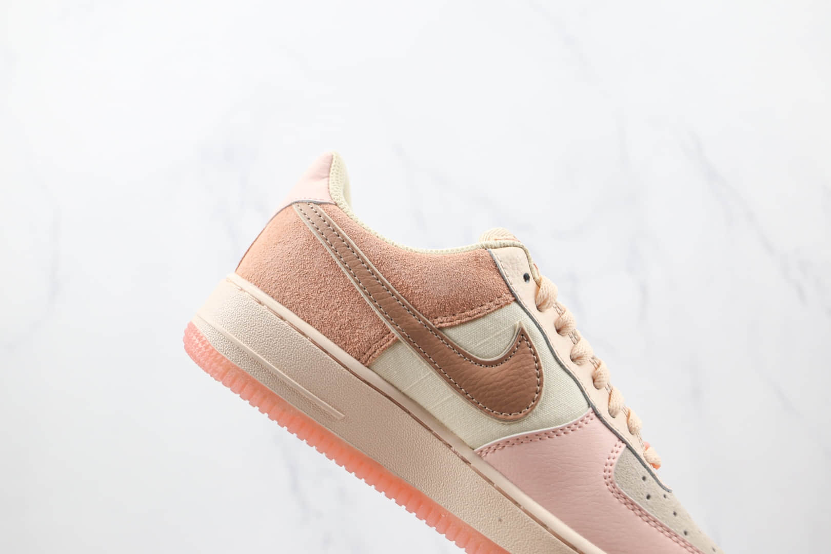 耐克Nike Air Force 1纯原版本低帮空军一号少女粉色拼色板鞋内置气垫 货号:896185-603