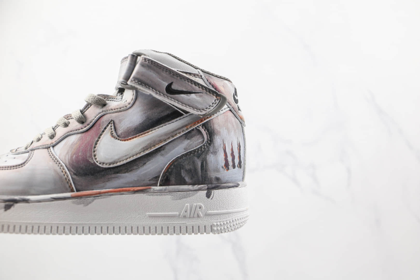 耐克Nike Air Force 1纯原版本中帮空军一号灰色擦色做旧涂鸦板鞋原楦头纸板打造 货号：CW7582-103