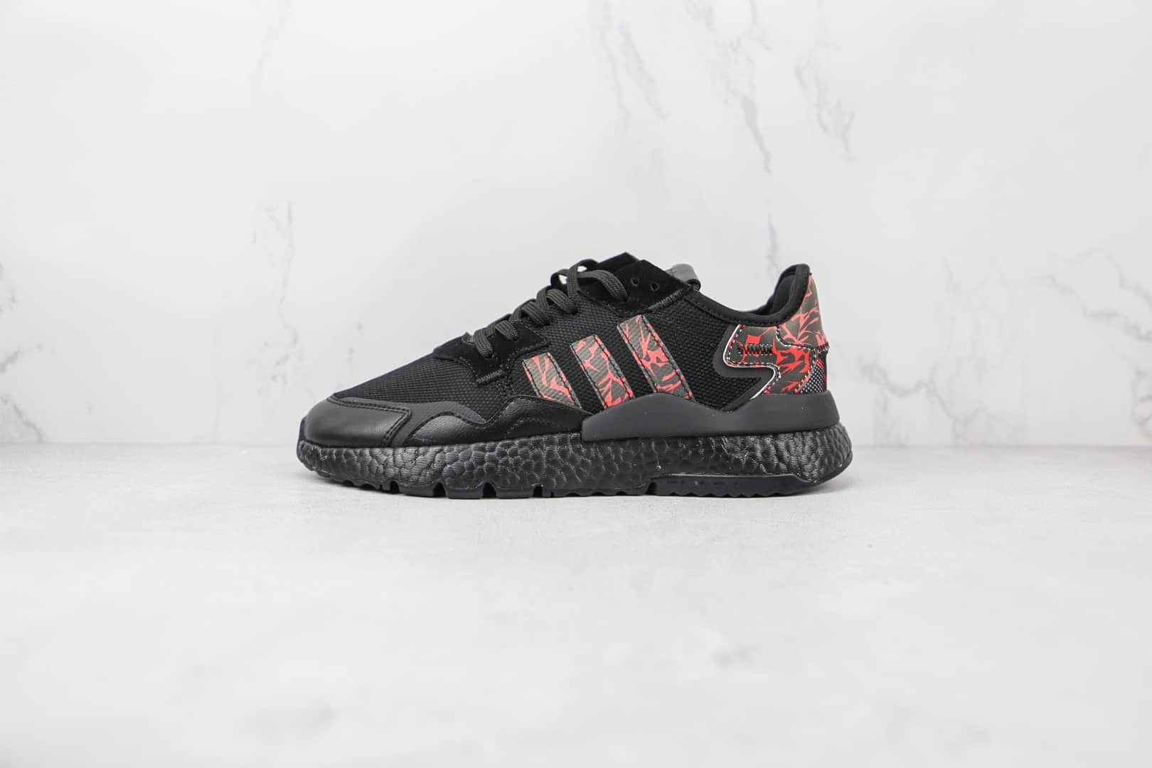 阿迪达斯Adidas Nite Jogger 2021 Boost纯原版本夜行者一代三叶草黑红色爆米花跑鞋原档案数据开发 货号：FW6690