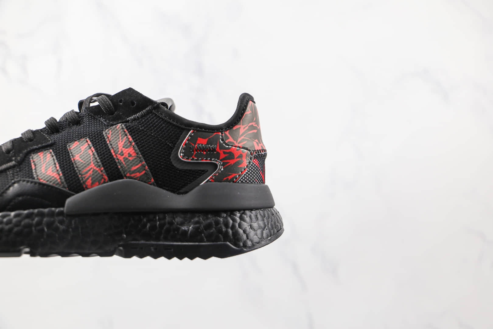 阿迪达斯Adidas Nite Jogger 2021 Boost纯原版本夜行者一代三叶草黑红色爆米花跑鞋原档案数据开发 货号：FW6690