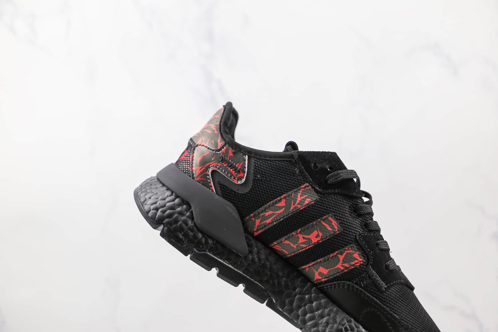 阿迪达斯Adidas Nite Jogger 2021 Boost纯原版本夜行者一代三叶草黑红色爆米花跑鞋原档案数据开发 货号：FW6690