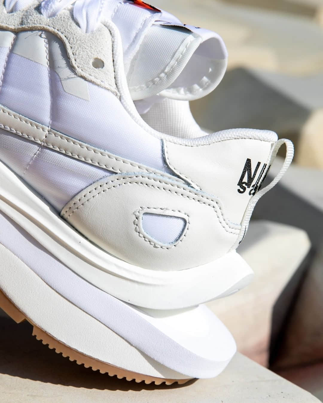 白生胶sacai x Nike Vaporwaffle再发售!可惜不在国内! 货号:DD1875-100