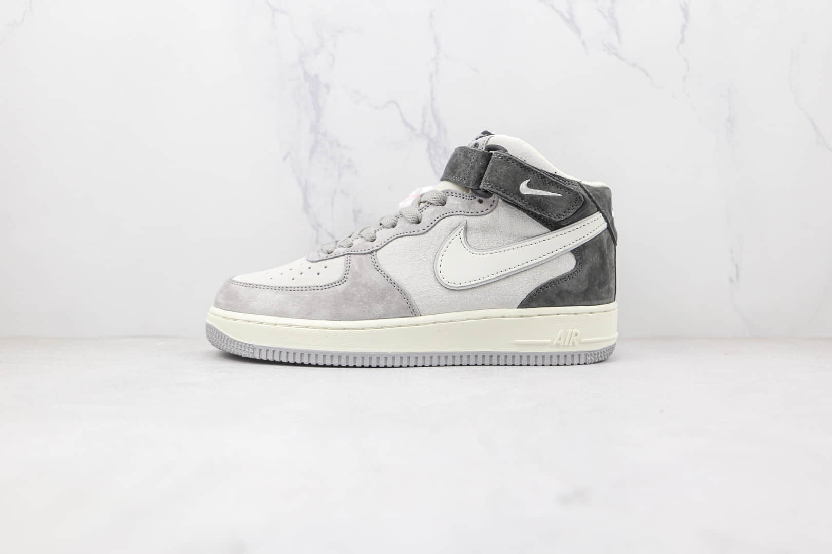 耐克Nike Air Force 1‘07 Mid纯原版本中帮空军一号麂皮灰色板鞋内置气垫 货号:DG9158-616