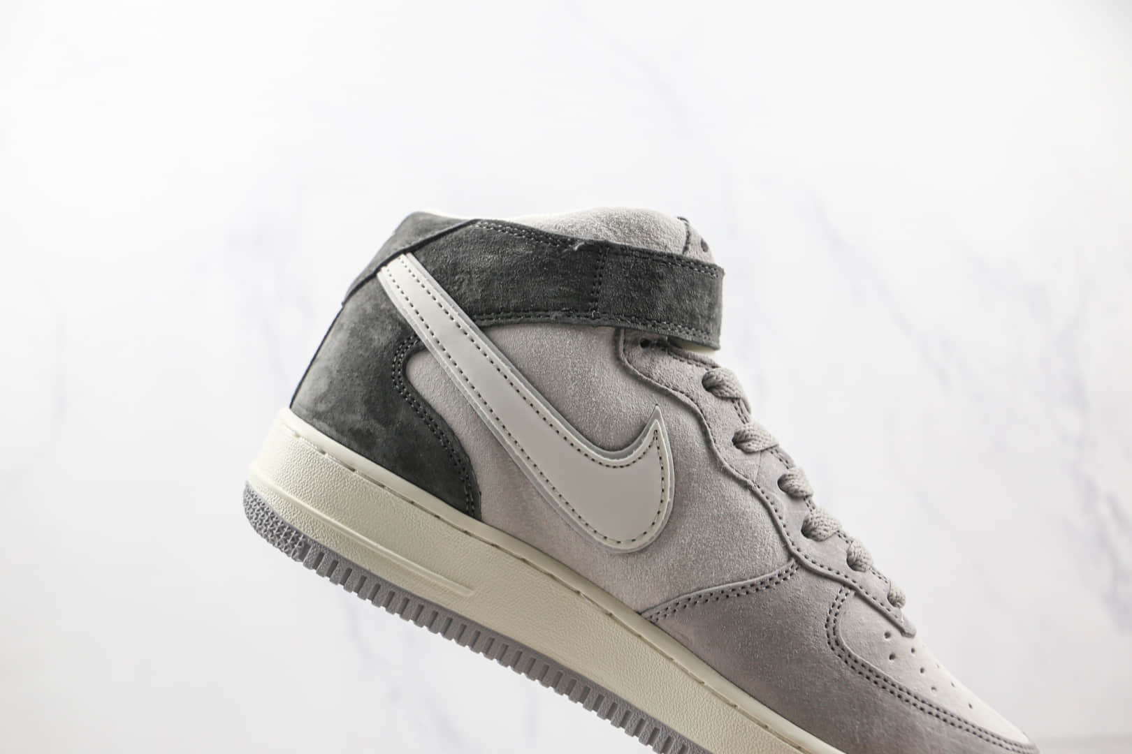 耐克Nike Air Force 1‘07 Mid纯原版本中帮空军一号麂皮灰色板鞋内置气垫 货号:DG9158-616