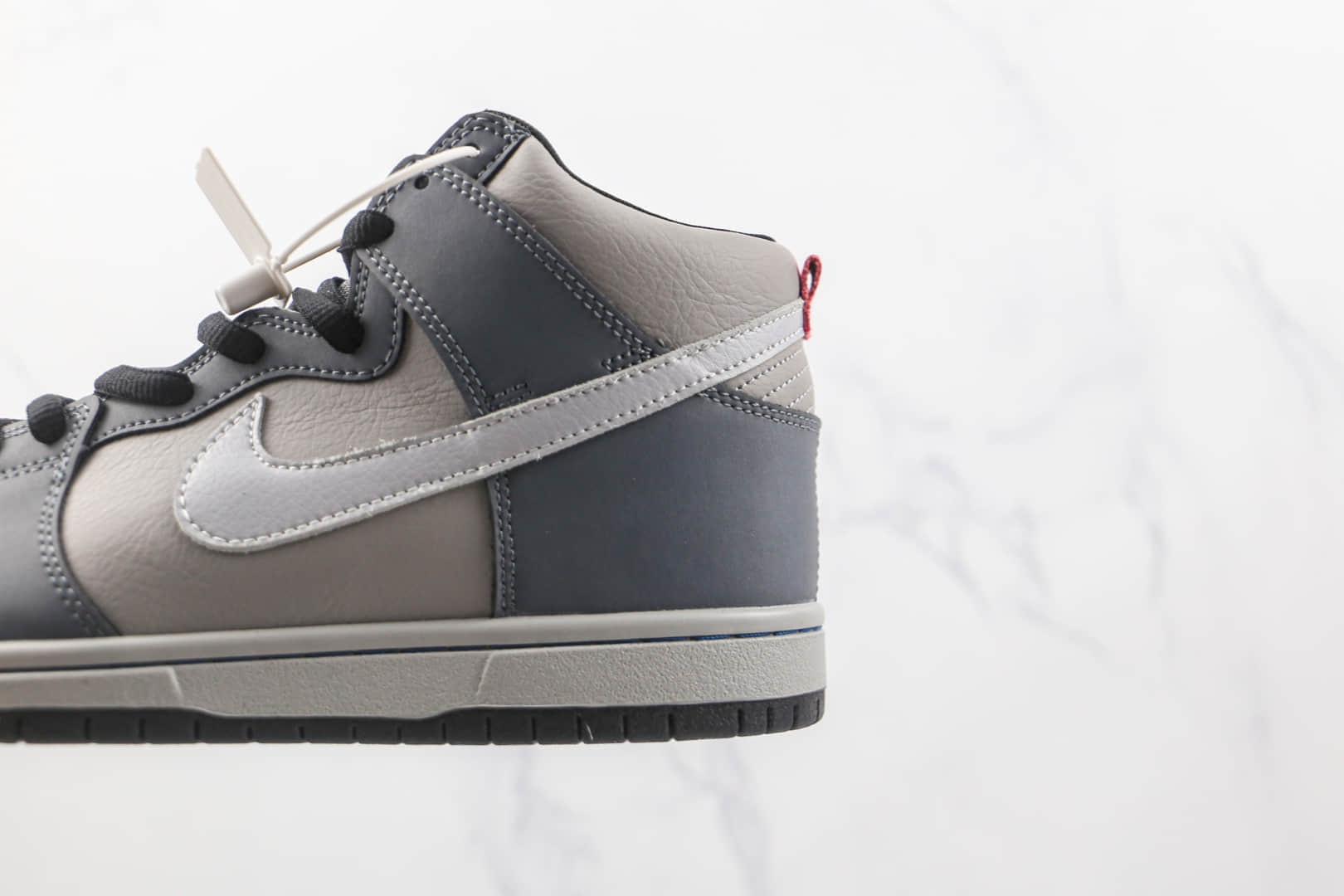 耐克Nike SB Dunk High Pro Medium Grey纯原版本高帮SB DUNK燧石灰板鞋内置气垫 货号：DJ9800-001