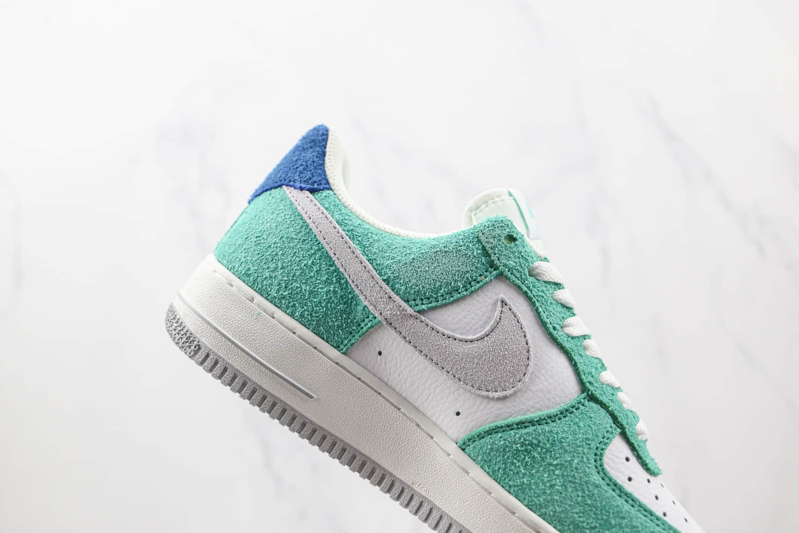 耐克Nike Air Force 1’07 Low纯原版本低帮空军一号釜山行麂皮白绿色板鞋内置气垫 货号:BQ8988-102