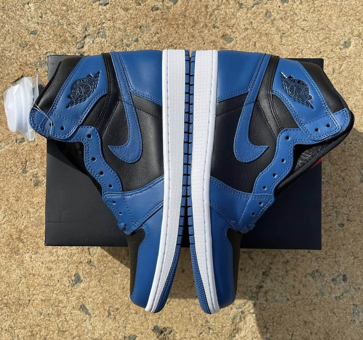 AJ1“皇家蓝 2.0”最新实物图曝光!2月16日发售! 货号:555088-404