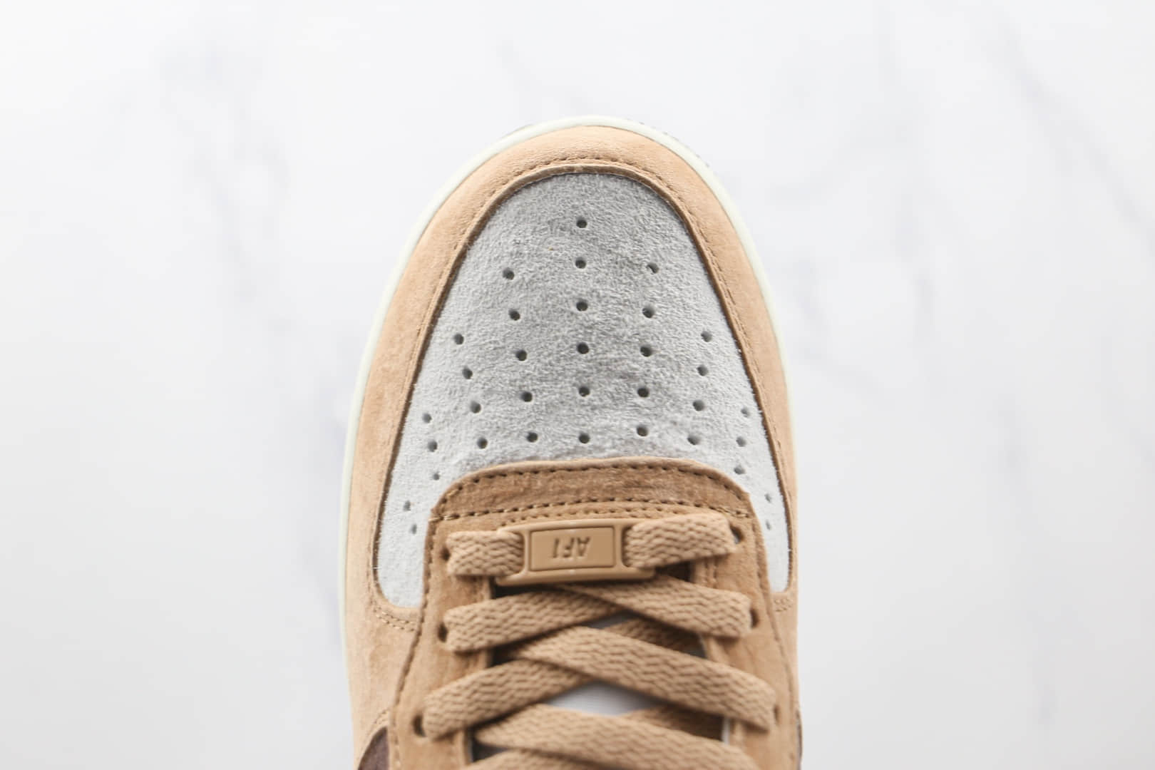 耐克Nike Air Force 1’07 Mid纯原版本中帮空军一号麂皮米白褐色板鞋内置气垫 货号:AL6896-556