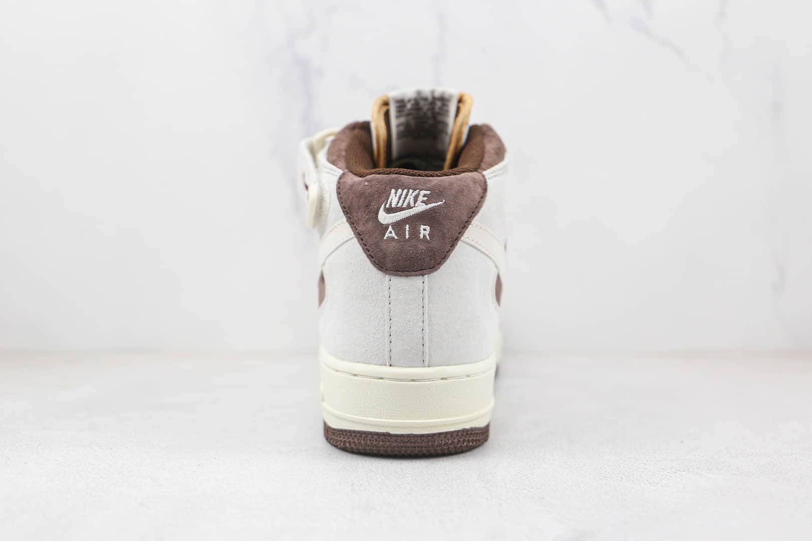 耐克Nike Air Force 1’07 Mid纯原版本中帮空军一号麂皮米白褐色板鞋内置气垫 货号:AL6896-556