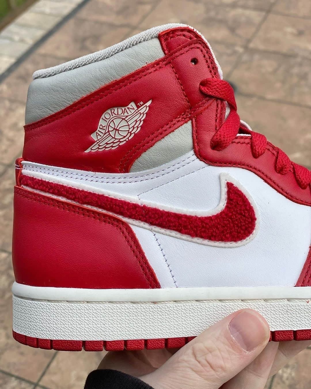 摇粒绒+灯芯绒+毛巾绒!这双AJ1质感真不错! 货号:DJ4891-061