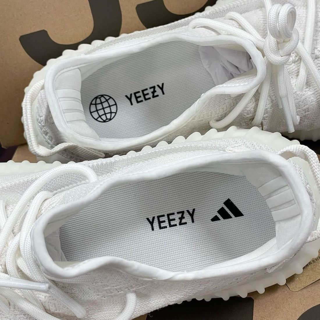 百搭小白鞋!椰子350 V2“纯白2.0”实物释出!