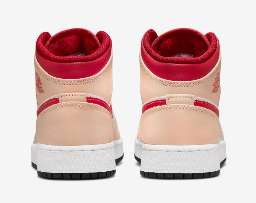 中帮AJ1又有新配色!看起来挺适合过年! 货号:554724-201