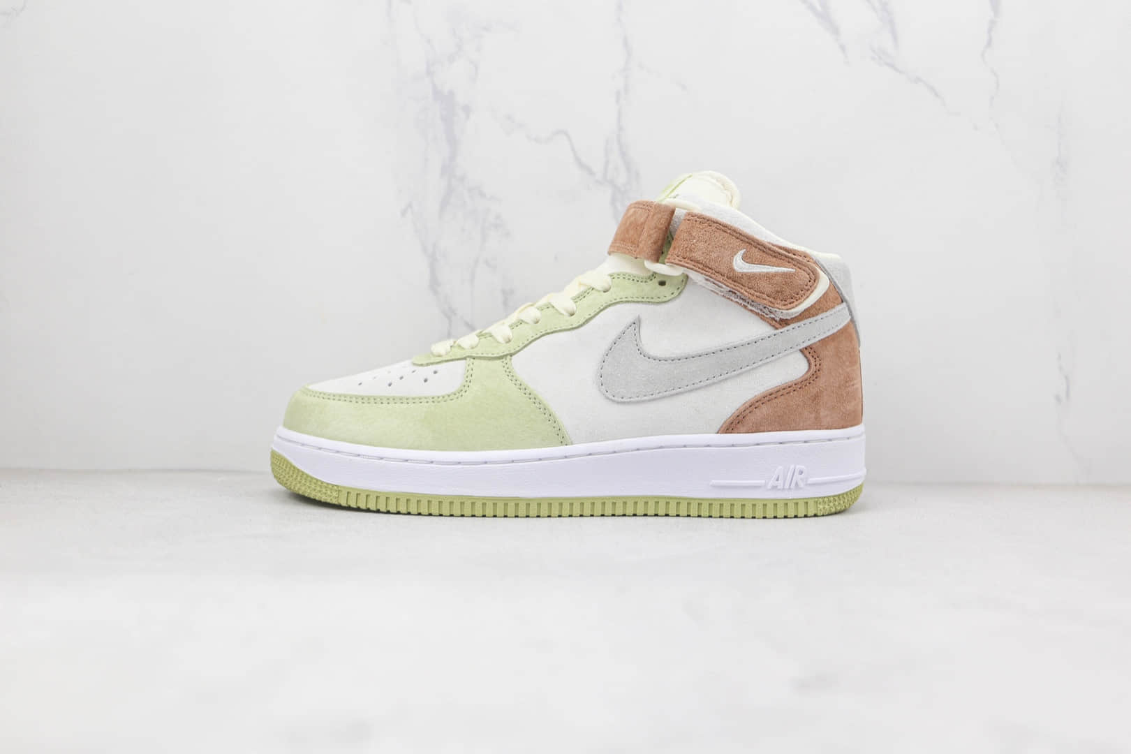 耐克Nike Air Force 1’07 Low纯原版本中帮空军一号柠檬黄棕灰色拼接板鞋内置气垫 货号:AL6896-558