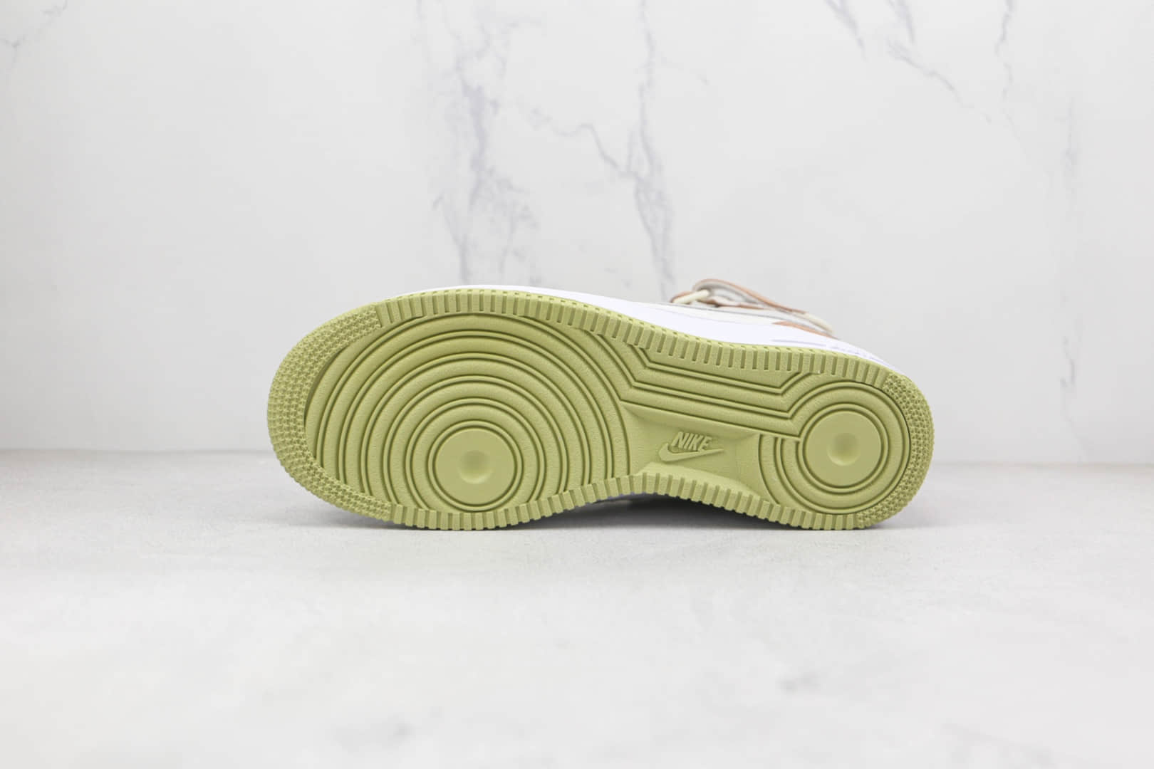 耐克Nike Air Force 1’07 Low纯原版本中帮空军一号柠檬黄棕灰色拼接板鞋内置气垫 货号:AL6896-558