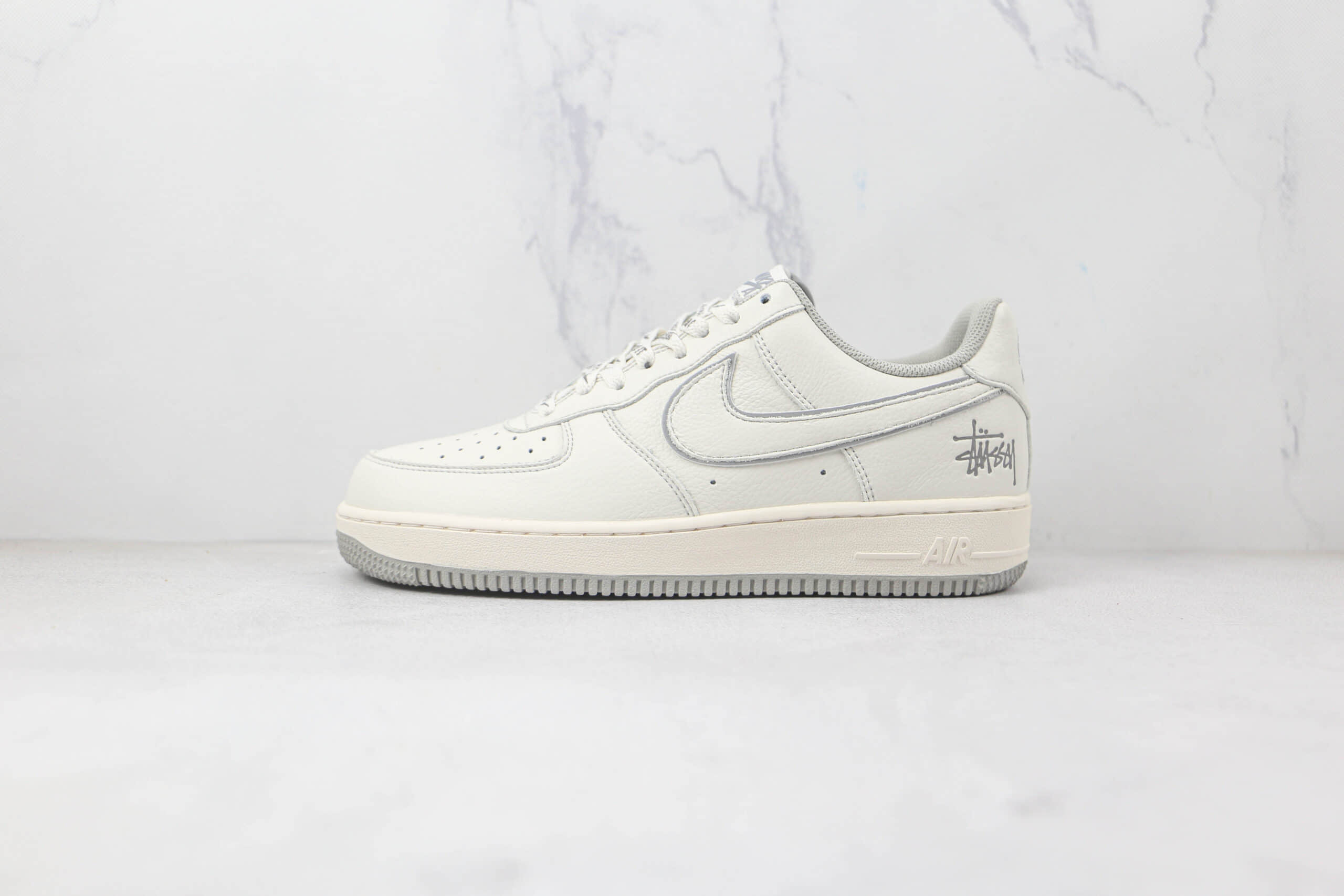 耐克Nike Air Force 1’07 Low纯原版本低帮空军一号斯图西联名款白灰色板鞋原楦头纸板打造 货号:UN1815-802