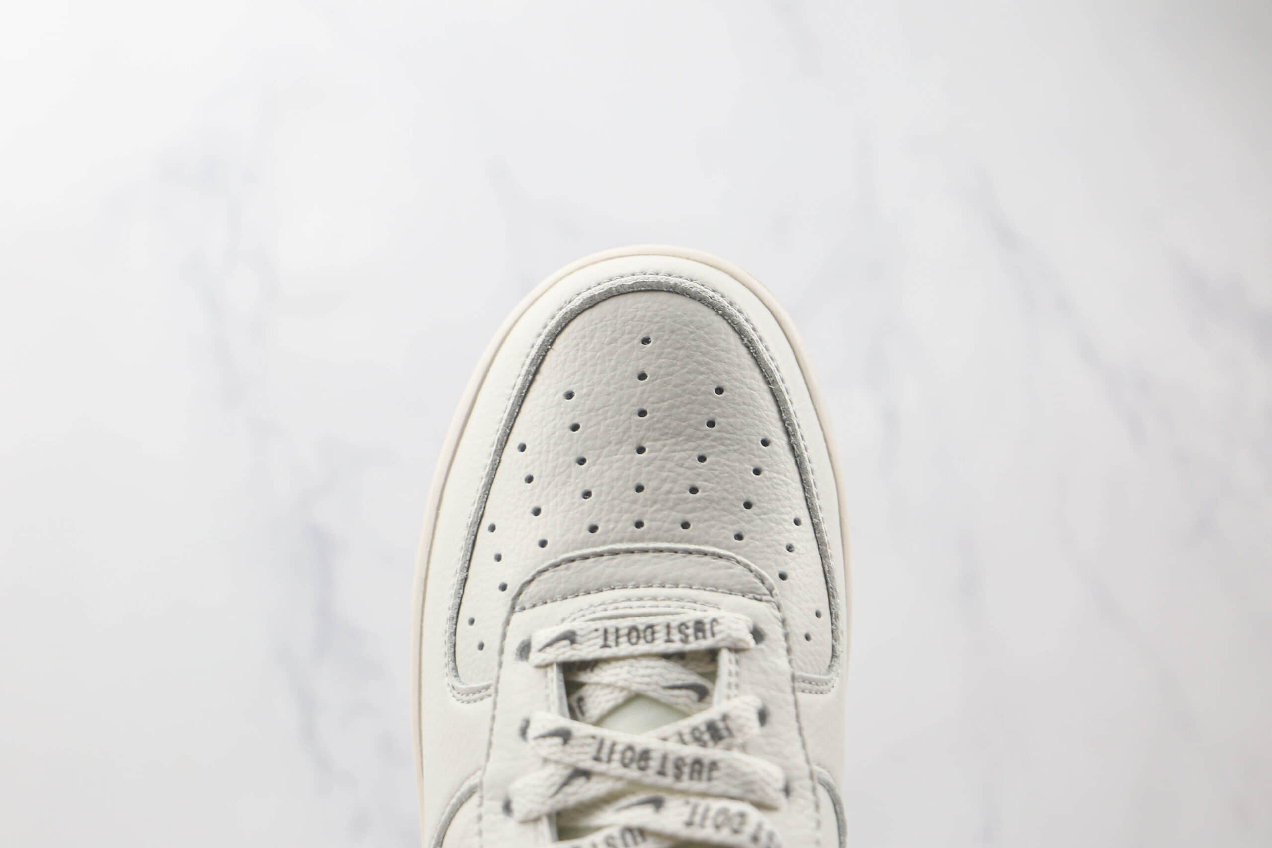 耐克Nike Air Force 1’07 Low纯原版本低帮空军一号斯图西联名款白灰色板鞋原楦头纸板打造 货号:UN1815-802