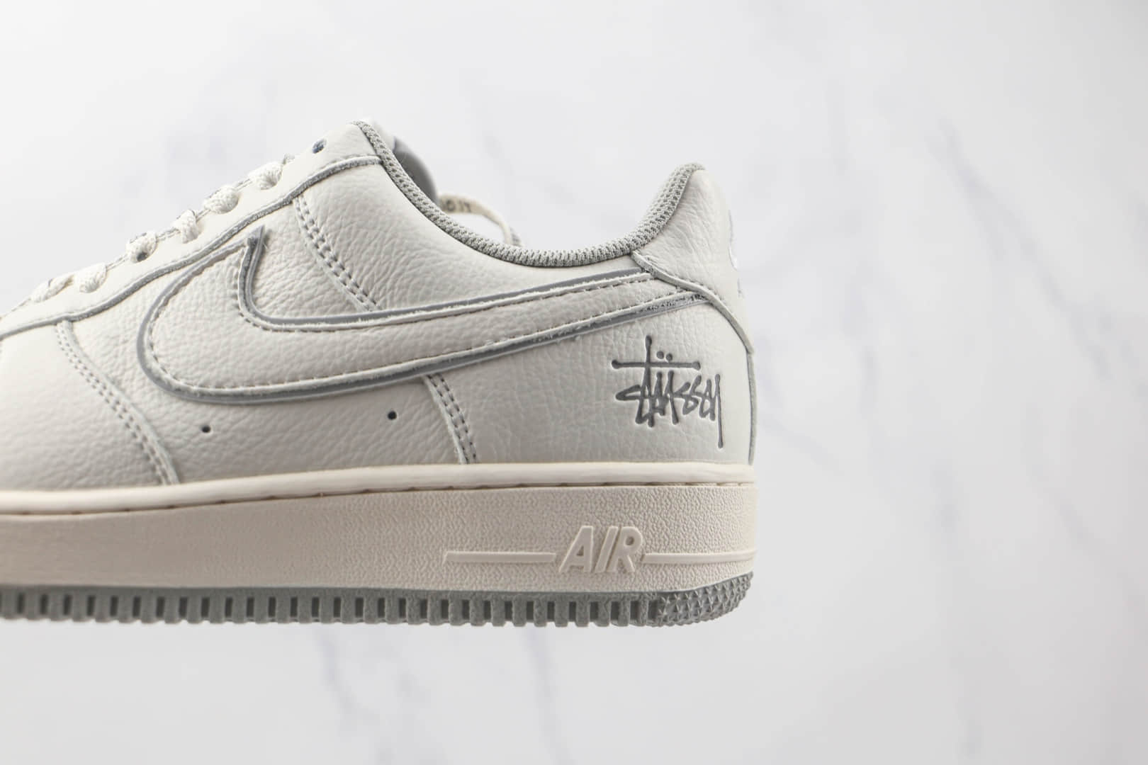 耐克Nike Air Force 1’07 Low纯原版本低帮空军一号斯图西联名款白灰色板鞋原楦头纸板打造 货号:UN1815-802