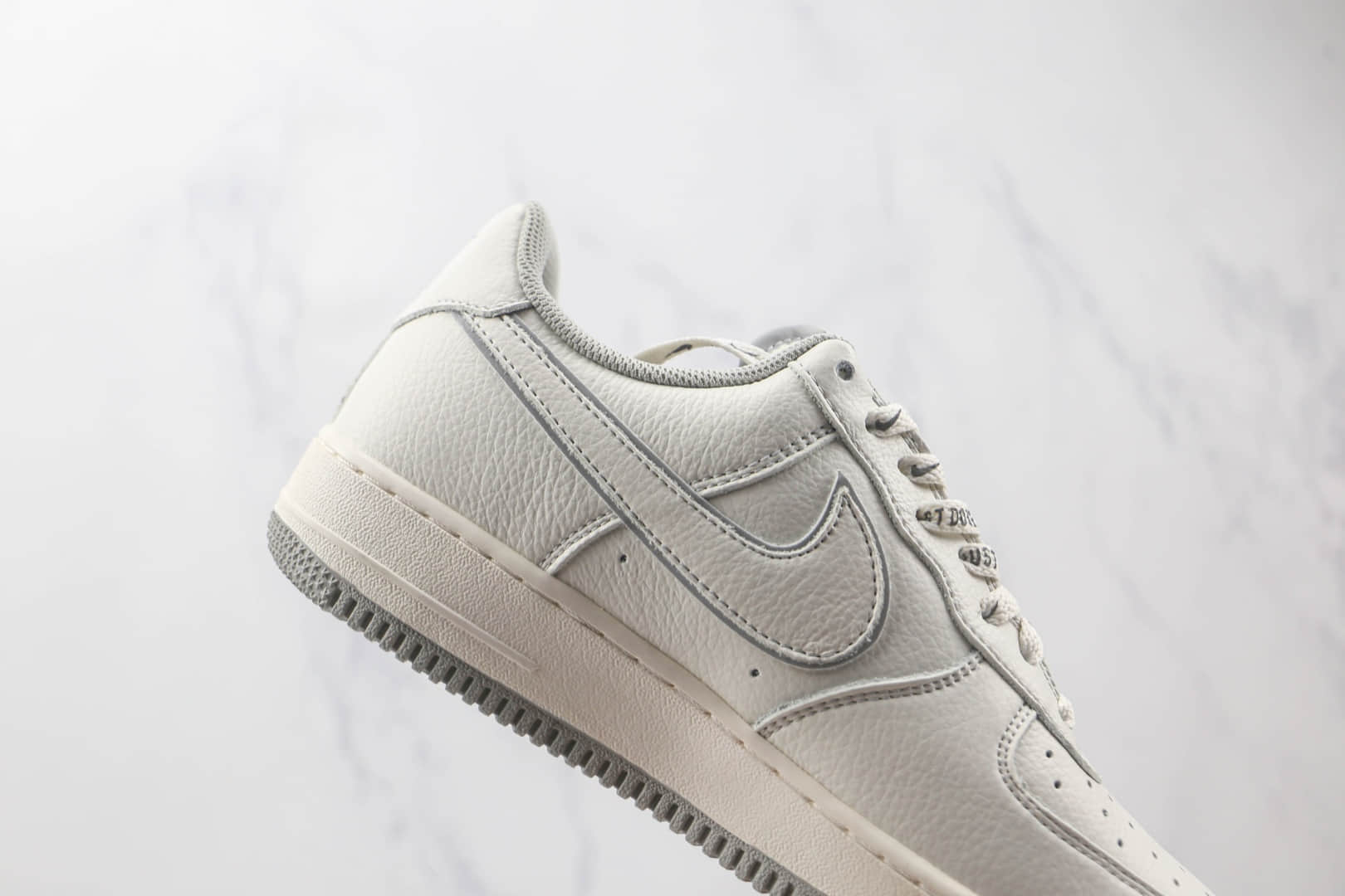 耐克Nike Air Force 1’07 Low纯原版本低帮空军一号斯图西联名款白灰色板鞋原楦头纸板打造 货号:UN1815-802