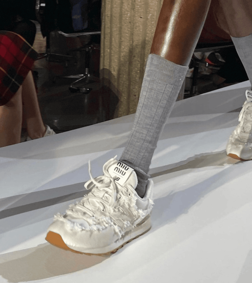 复古做旧毛边!全新 Miu Miu x NB574现已发售!