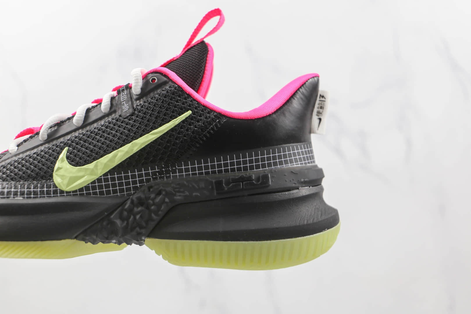 耐克NIKE LEBRON Ambassador 13纯原版本詹姆斯使节13代黑粉夜光篮球鞋内置气垫支持实战 货号:CQ9329-001