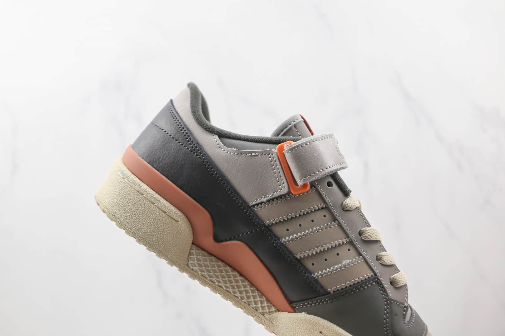 阿迪达斯adidas originals Forum 84 low纯原版本灰色Forum84复古板鞋原档案数据开发 货号:GX4576