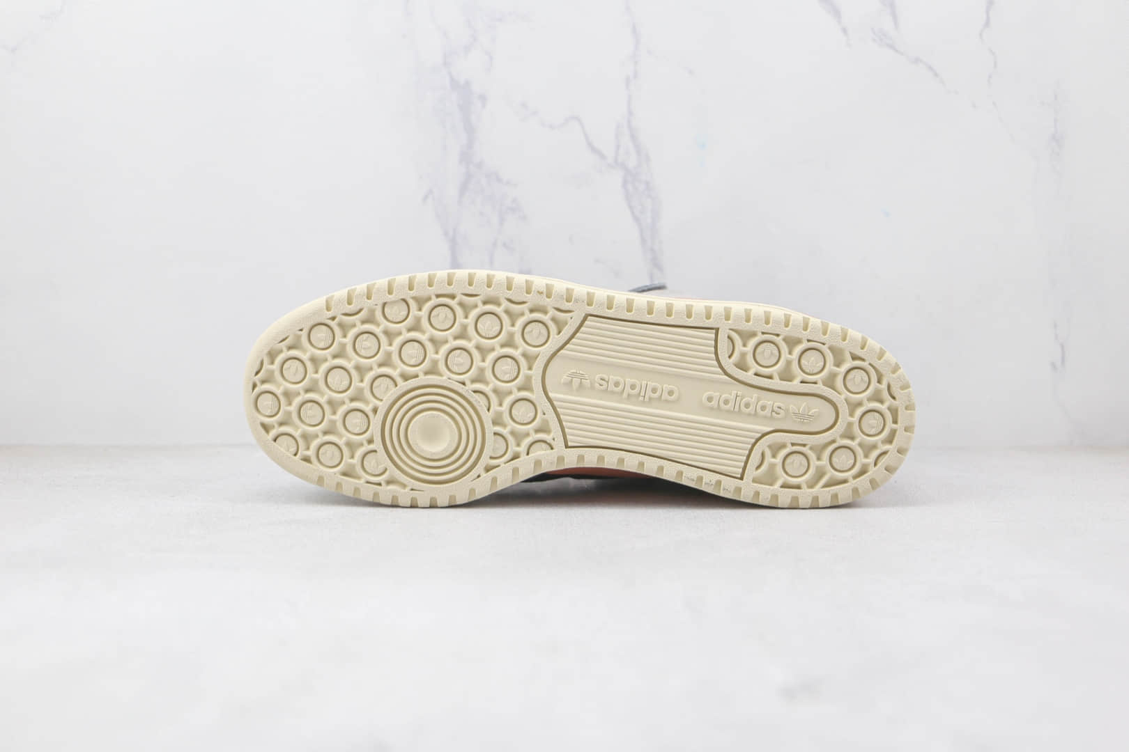 阿迪达斯adidas originals Forum 84 low纯原版本灰色Forum84复古板鞋原档案数据开发 货号:GX4576