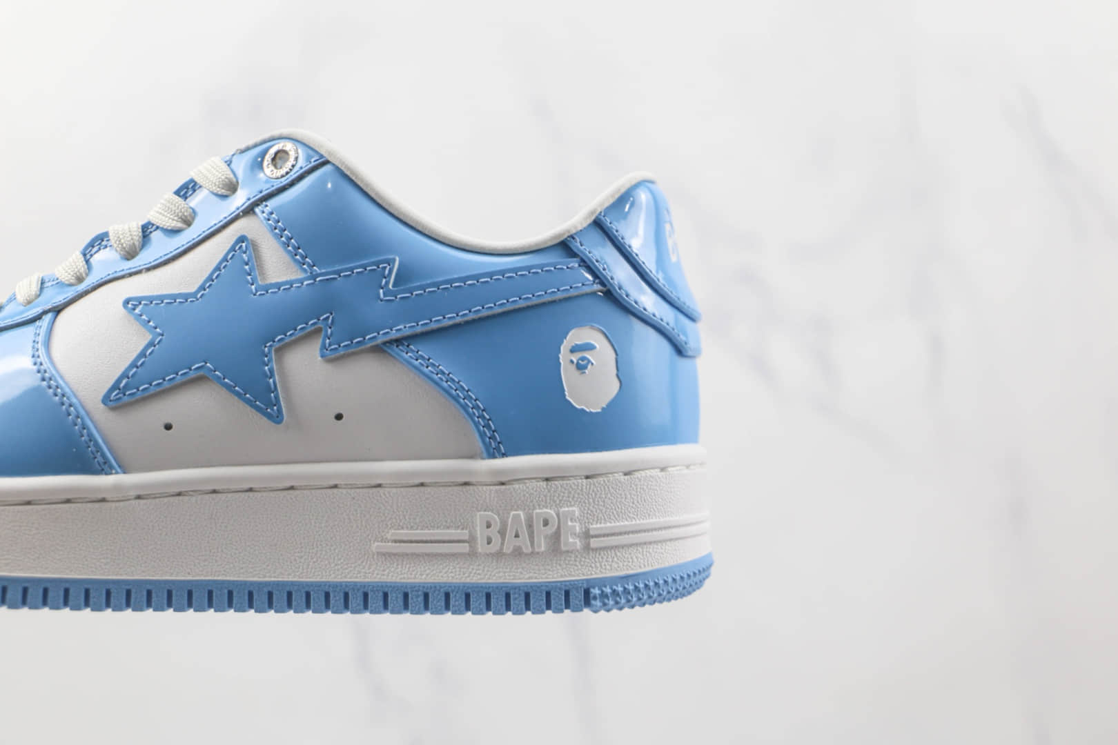 猿人头Bape Sta Tokyo白蓝低帮漆皮板鞋原档案数据开发 货号:1H20191048
