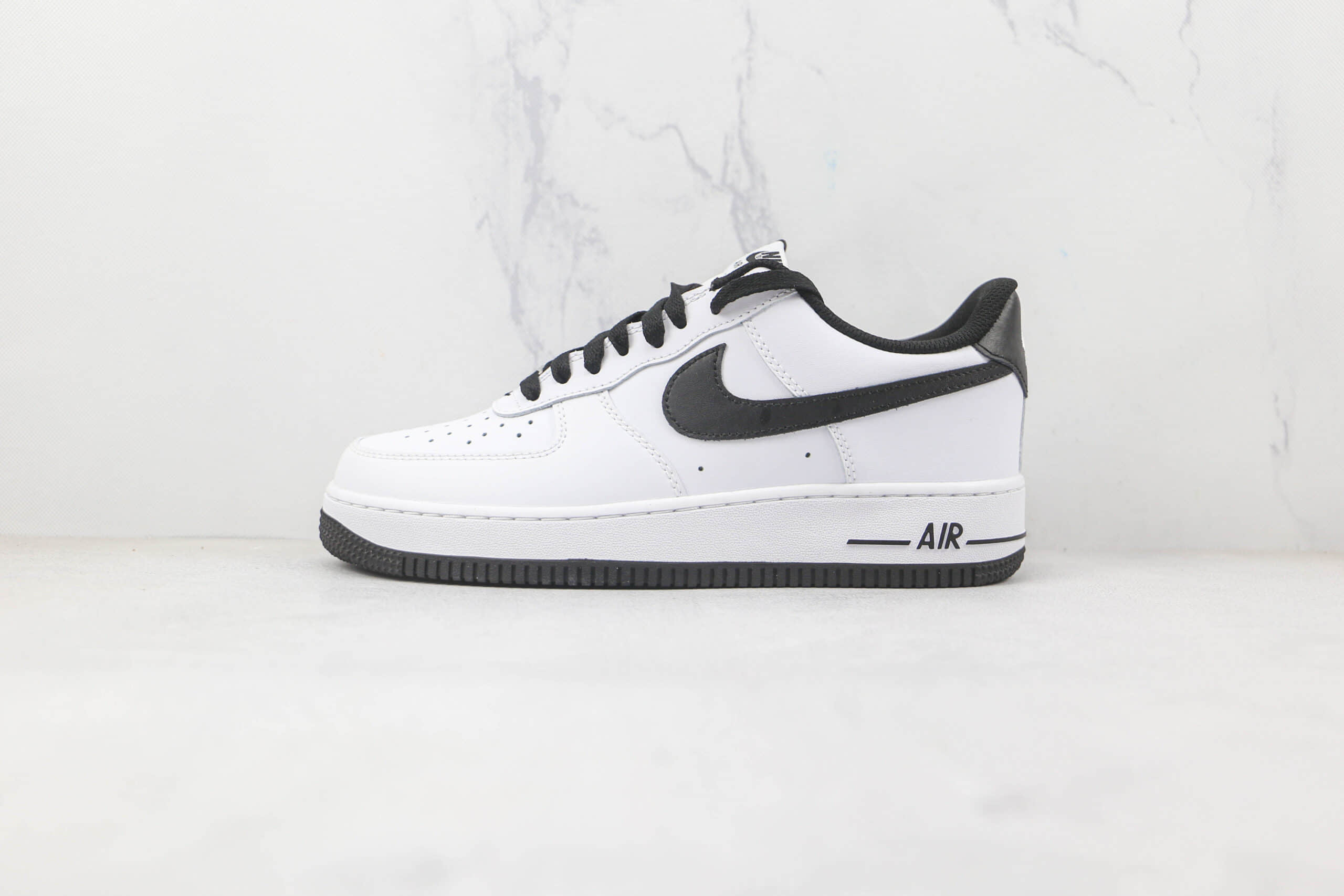 耐克Nike Air Force 1’07 Low纯原版本低帮空军一号白黑勾板鞋内置气垫 货号:DH7561-102