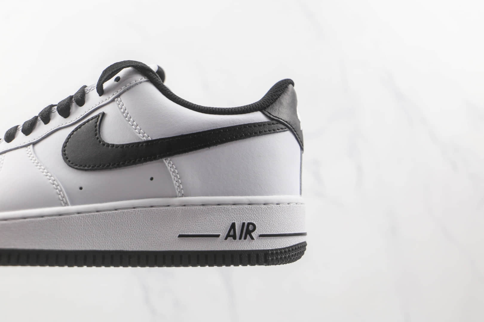 耐克Nike Air Force 1’07 Low纯原版本低帮空军一号白黑勾板鞋内置气垫 货号:DH7561-102
