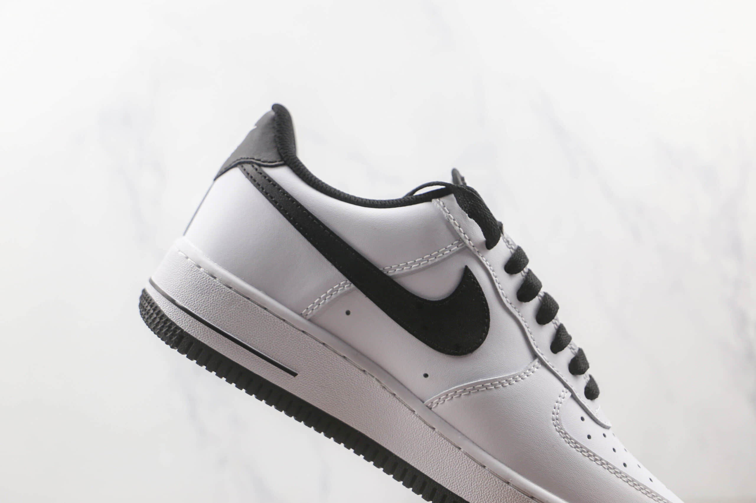 耐克Nike Air Force 1’07 Low纯原版本低帮空军一号白黑勾板鞋内置气垫 货号:DH7561-102