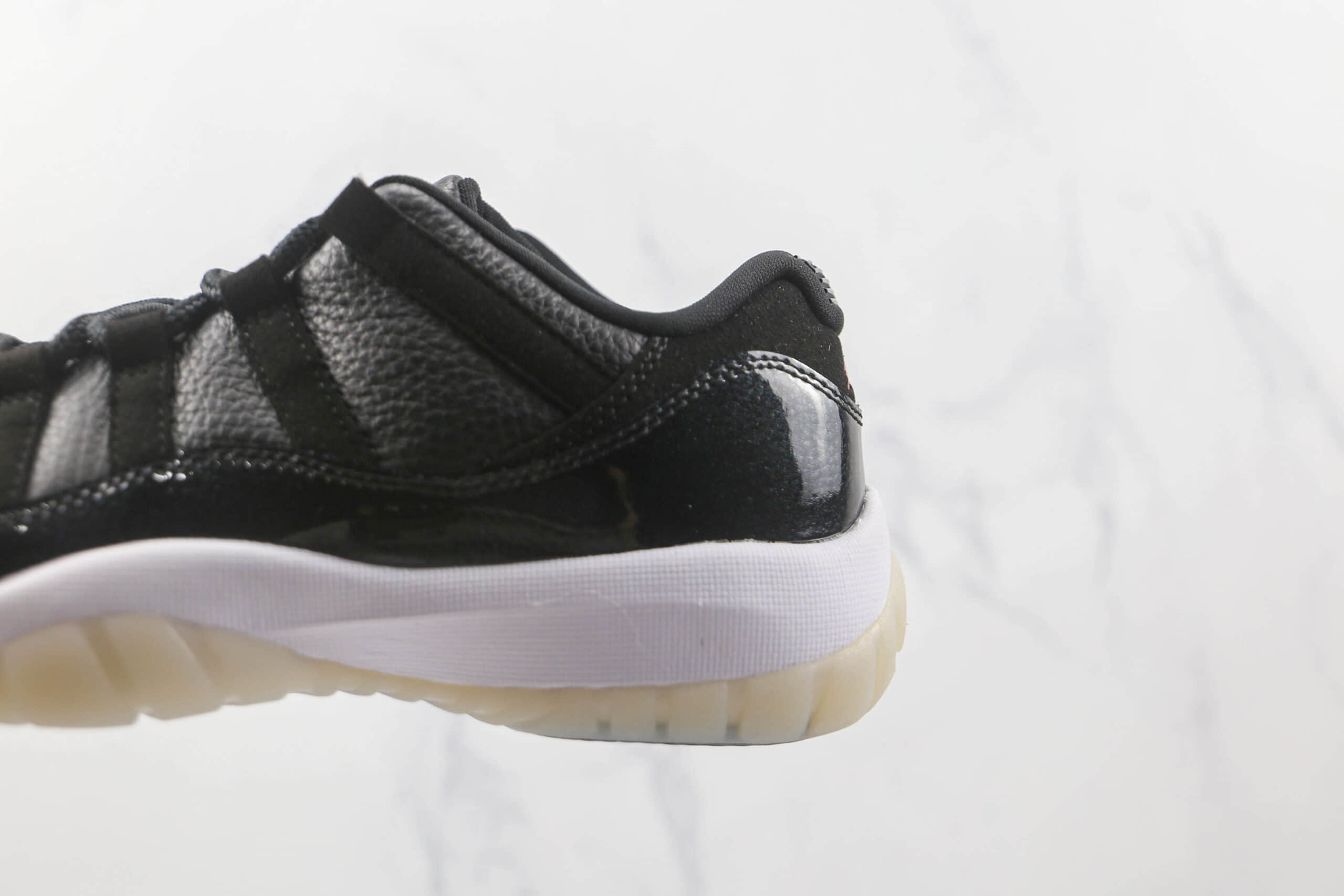 乔丹Air Jordan AJ11 Low纯原版本低帮AJ11 72-10大魔王篮球鞋内置气垫碳板支持实战 货号:AV2187-001