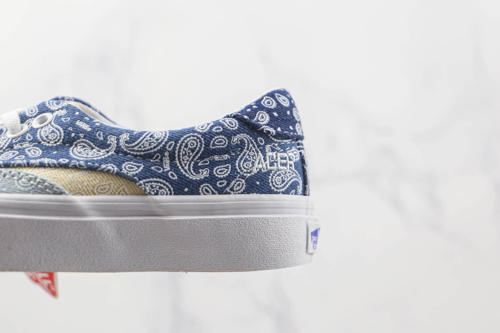 万斯Vans Acer Ni Sp公司级版本低帮牛仔蓝白腰果花复古硫化板鞋原楦头纸板打造 货号:VN0A4UWYASN