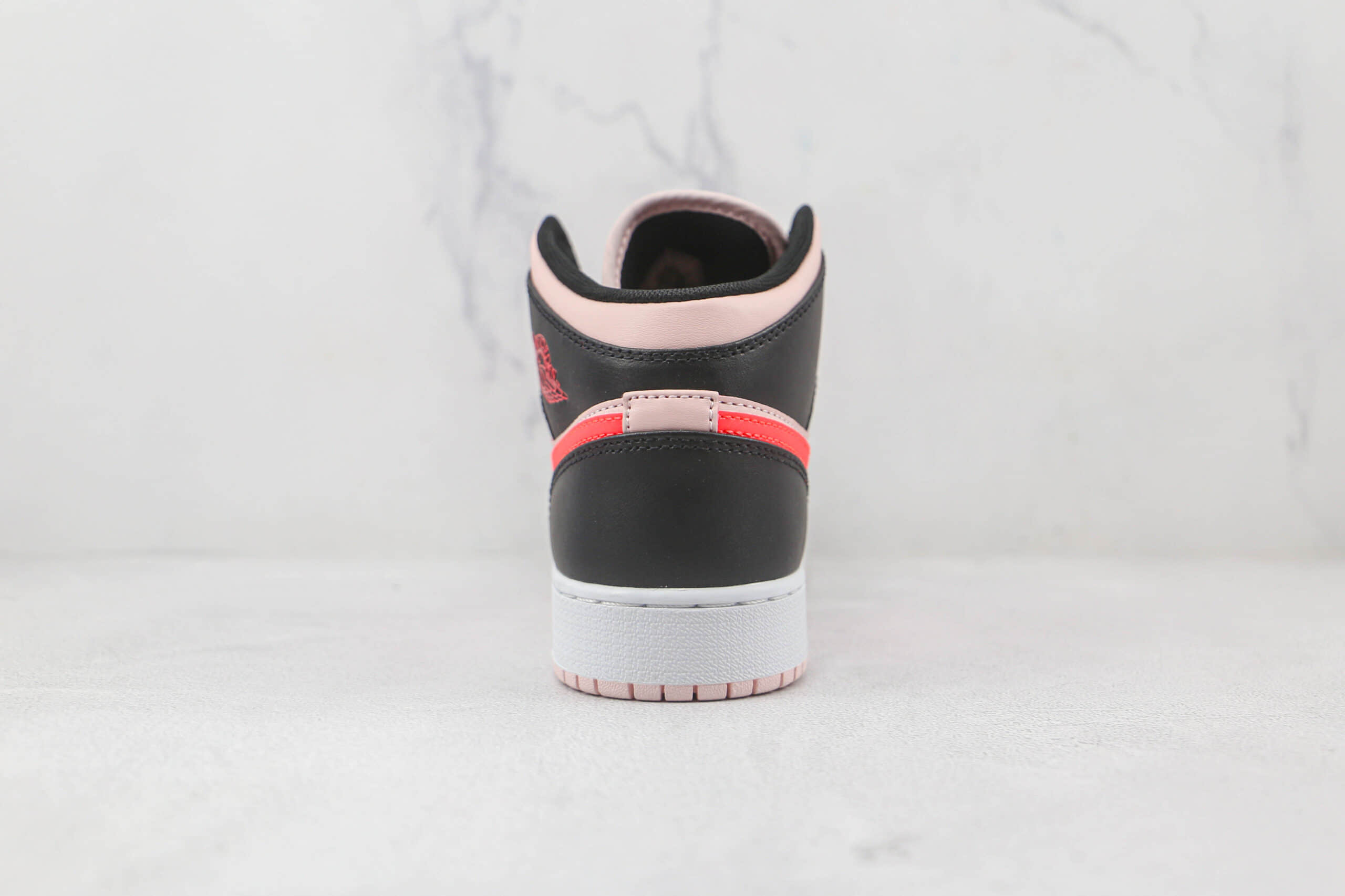 乔丹Air Jordan 1 Mid纯原版本中帮AJ1黑樱花粉篮球鞋原楦头纸板打造 货号：554725-604