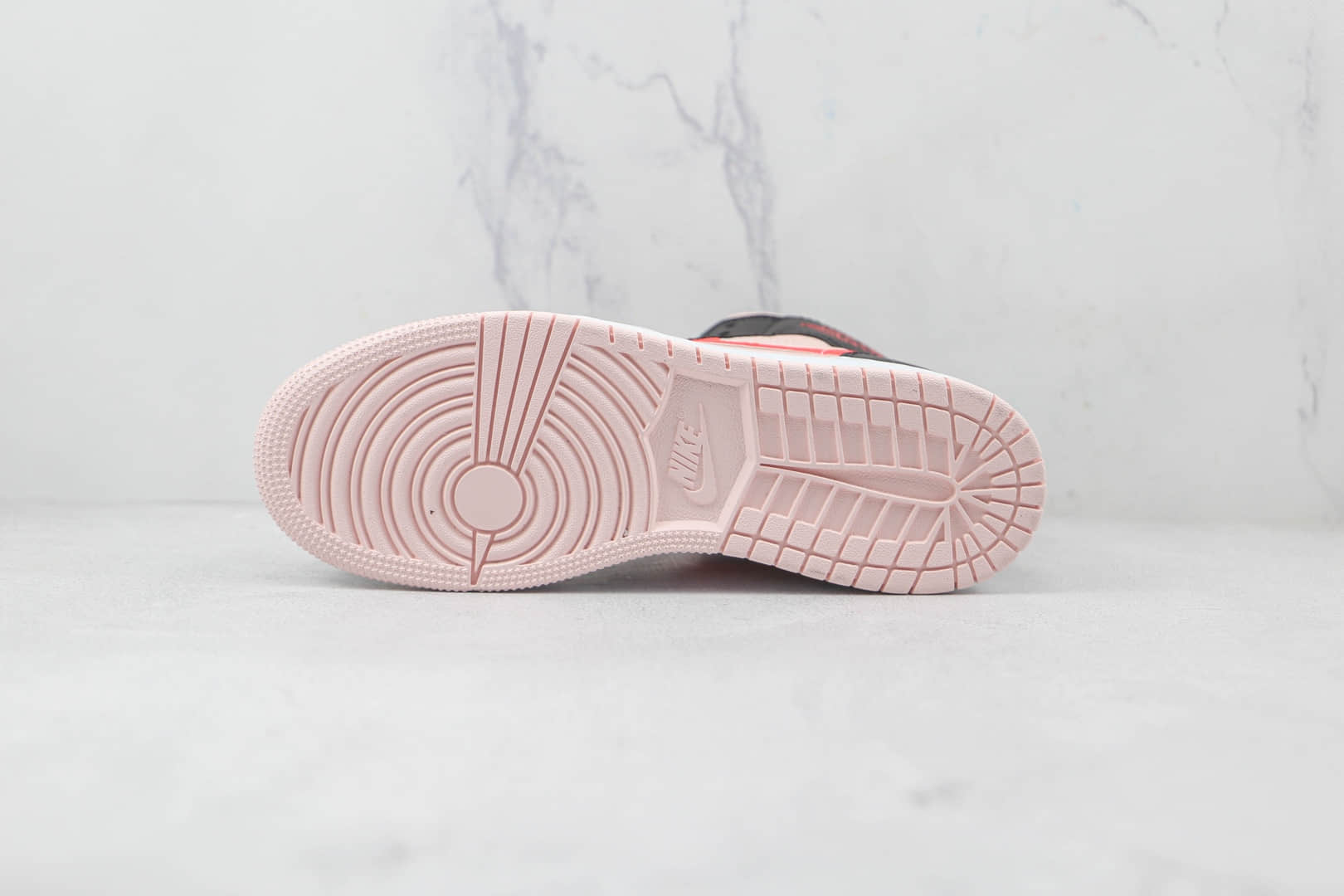 乔丹Air Jordan 1 Mid纯原版本中帮AJ1黑樱花粉篮球鞋原楦头纸板打造 货号：554725-604