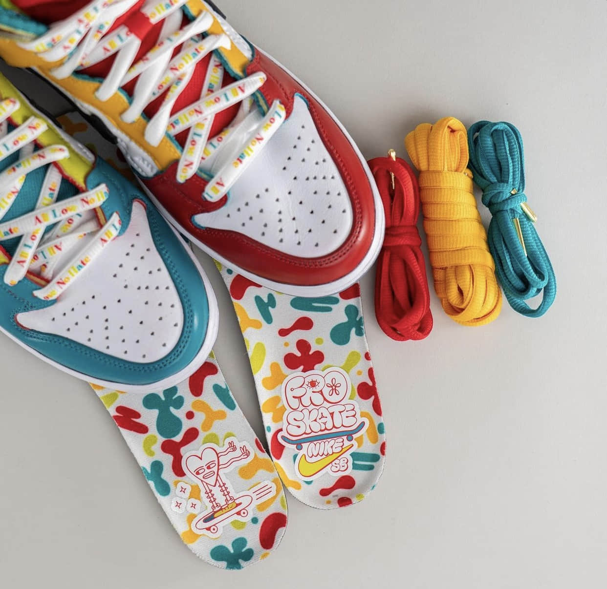 酷似“What The”!全新FroSkate x SB Dunk Hi上脚图释出! 货号:DH7778-100