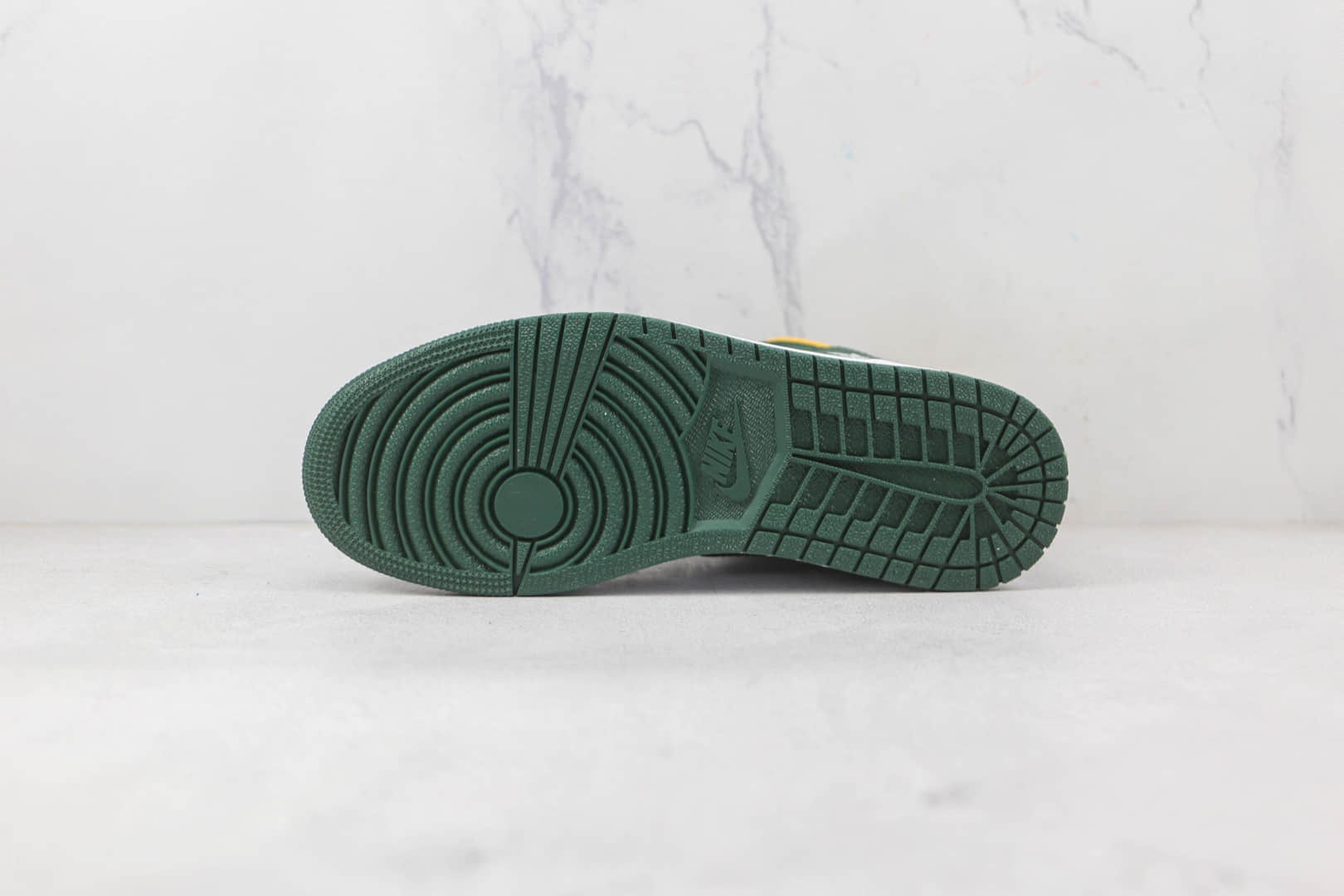 乔丹Air Jordan 1 Mid纯原版本中帮AJ1白绿黄西雅图超音速配色板鞋原档案数据开发 货号:554724-371