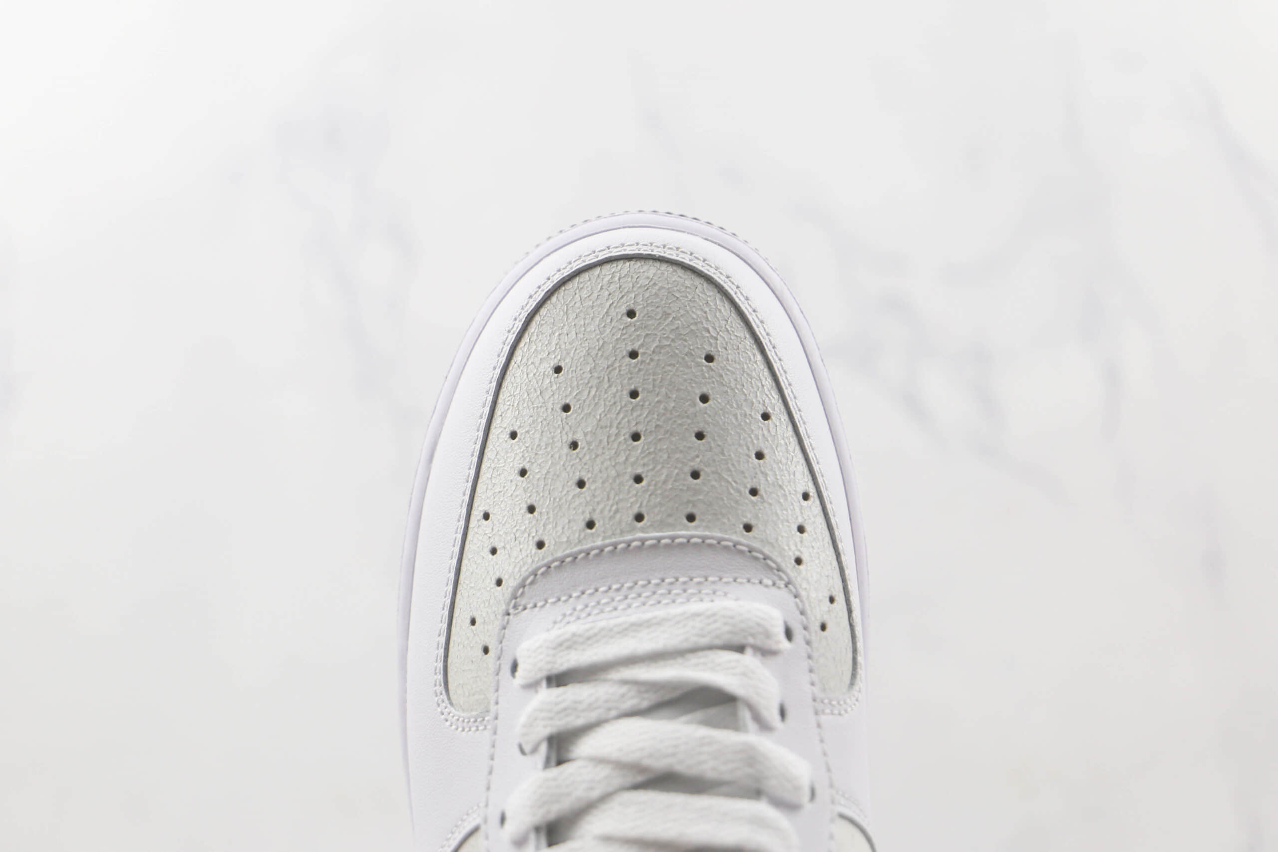 耐克Nike Air Force 1’07 Low纯原版本低帮空军一号白色漆皮黑勾板鞋内置气垫 货号:DQ0300-100