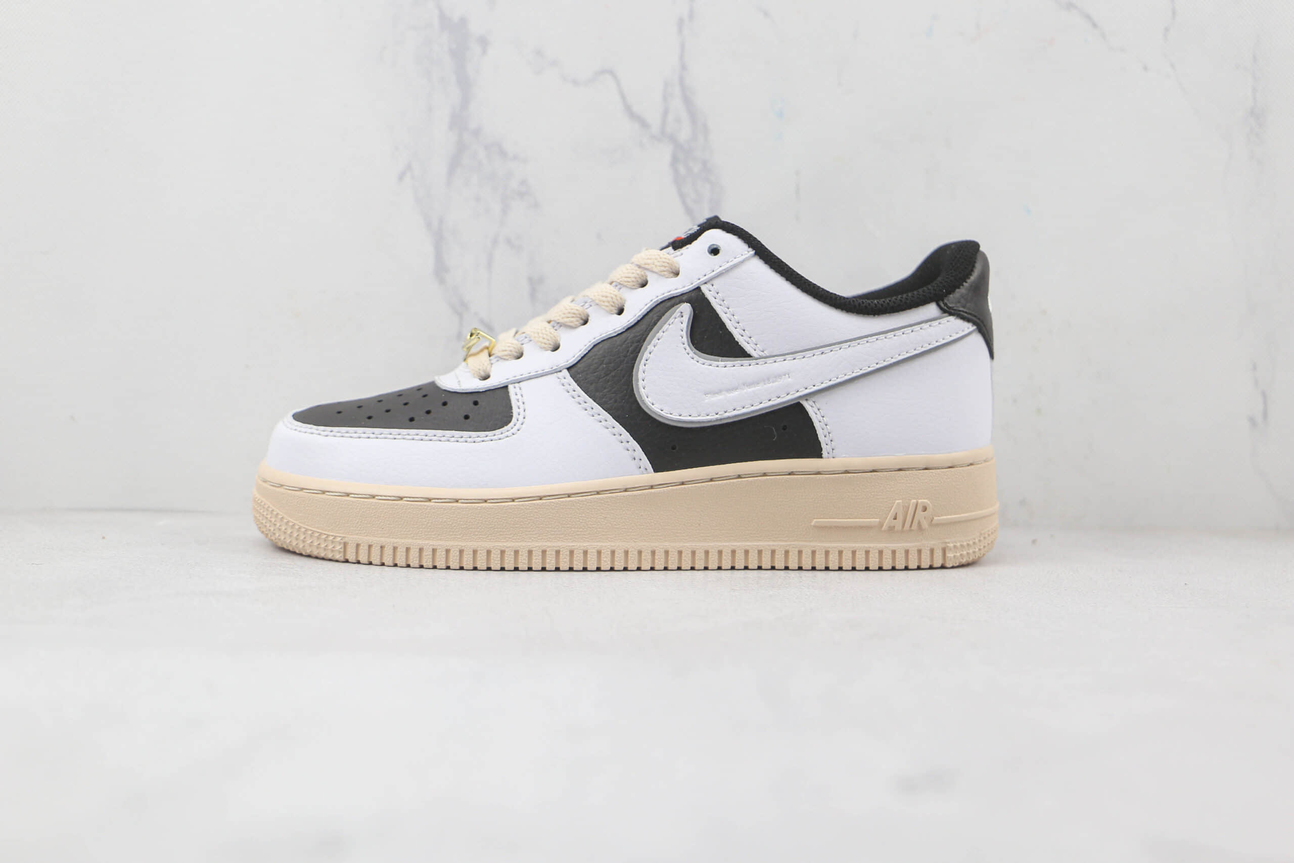 耐克Nike Air Force 1’07 Low纯原版本低帮空军一号白黑拼接板鞋内置气垫 货号:DJ7015-101