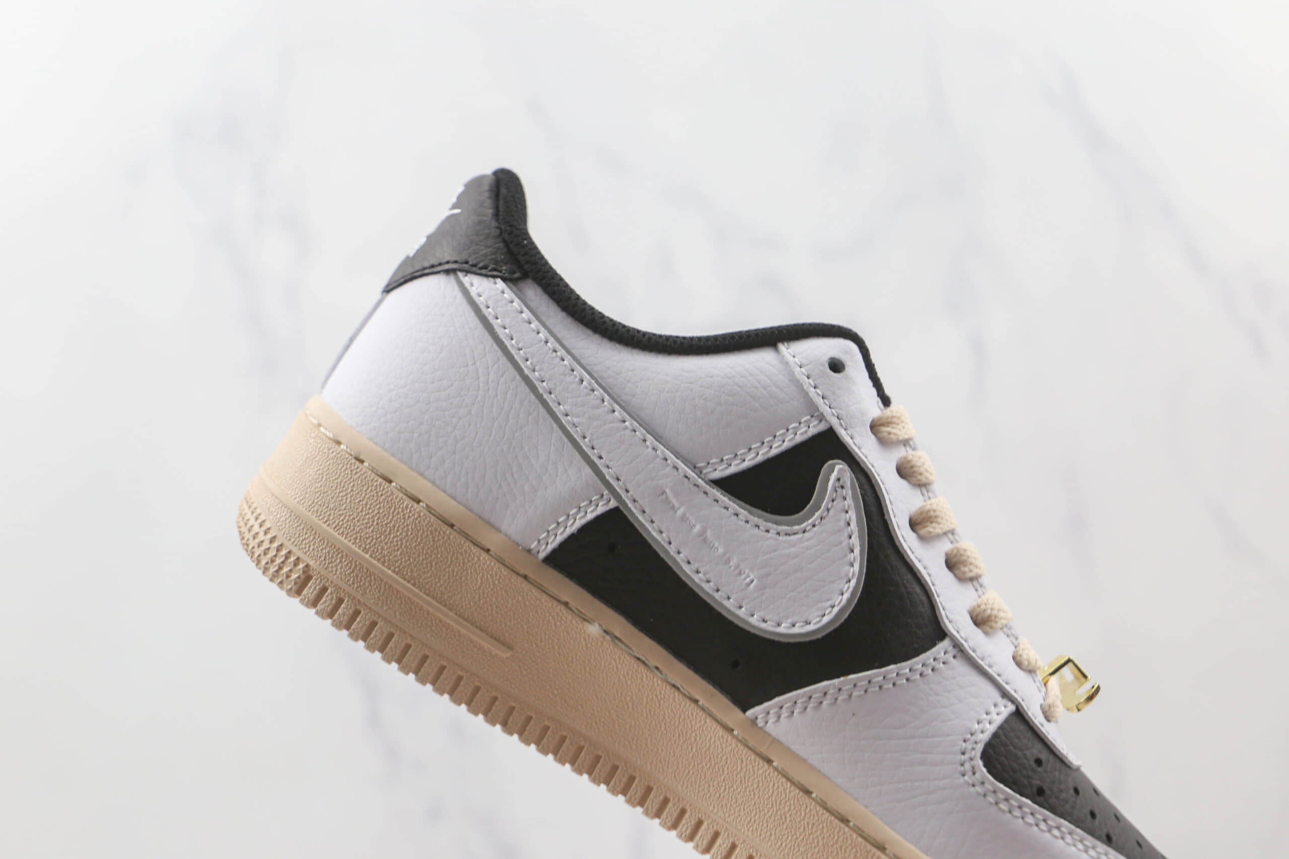 耐克Nike Air Force 1’07 Low纯原版本低帮空军一号白黑拼接板鞋内置气垫 货号:DJ7015-101