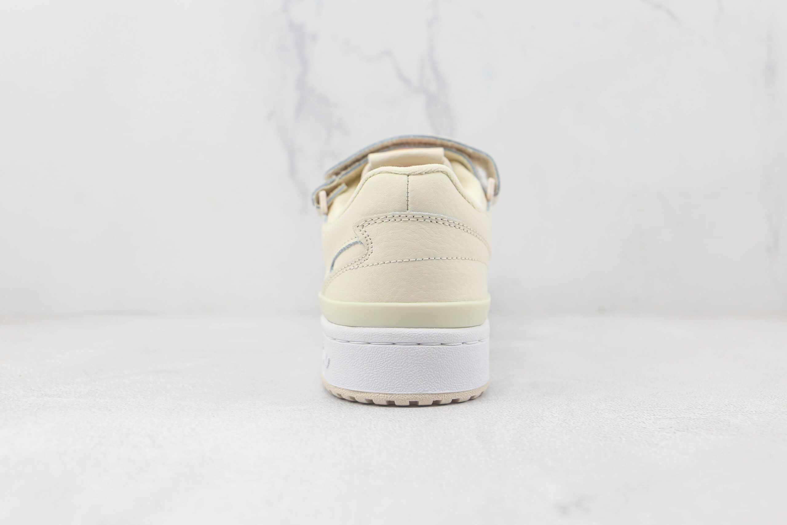阿迪达斯Adidas originals Forum 84 low纯原版本米色魔术贴Forum84板鞋原楦头纸板打造 货号：GV9190
