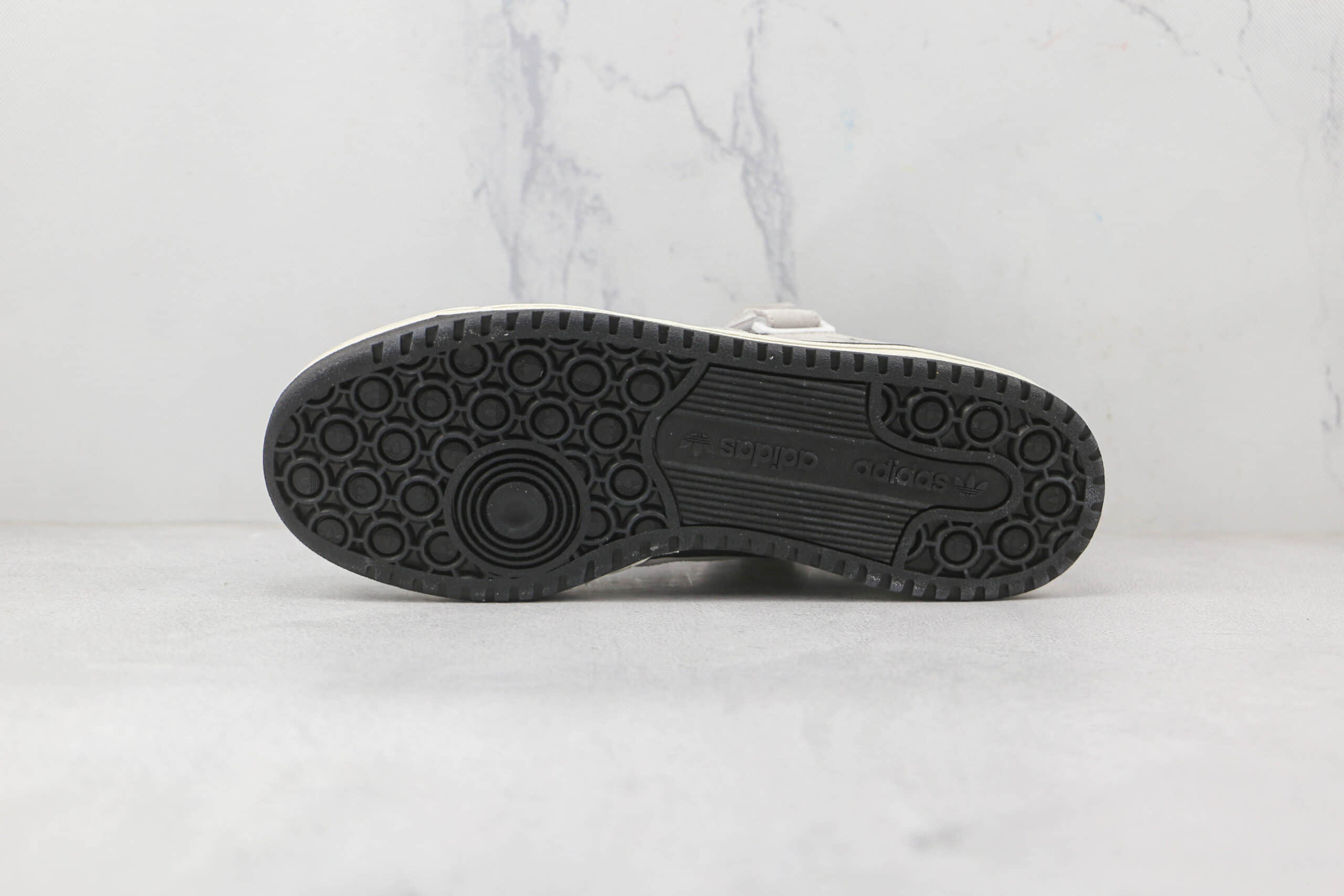 阿迪达斯adidas originals Forum 84 low纯原版本灰绿色复古板鞋原档案数据开发 货号:GY8203