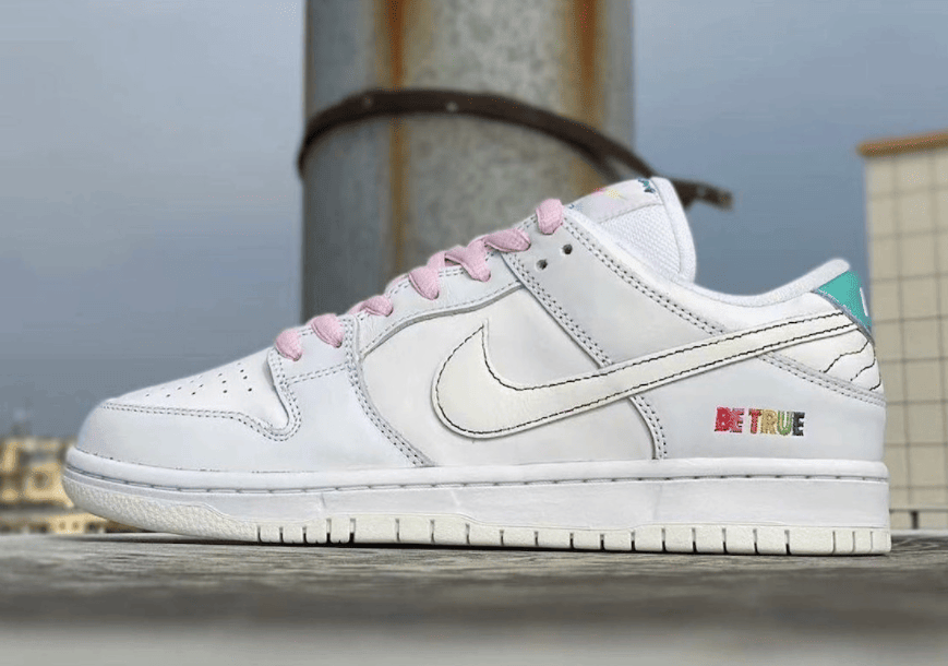 鸳鸯设计+彩虹渐变！全新Nike SB Dunk Low实物释出！