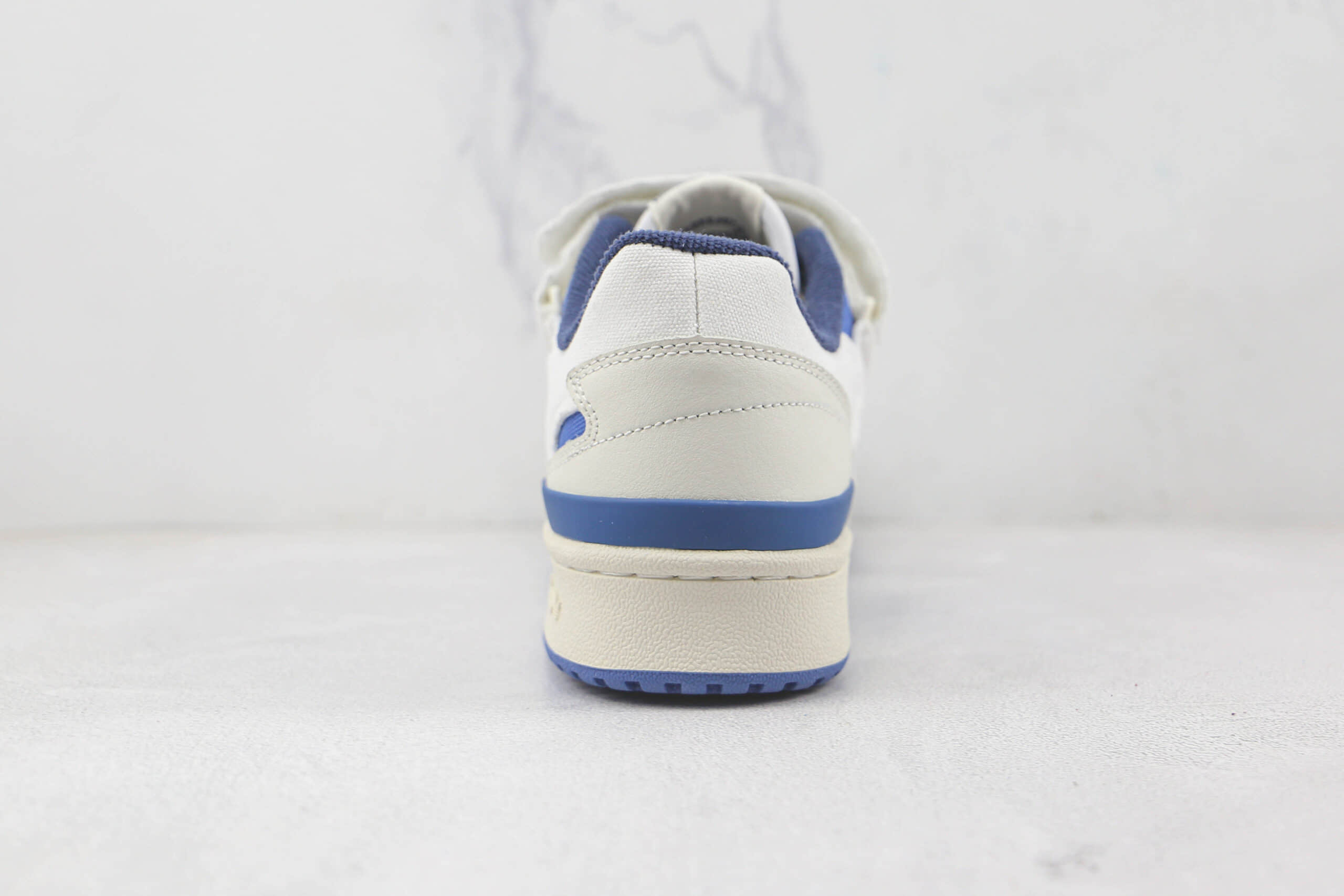 阿迪达斯Adidas originals Forum 84 low纯原版本白蓝色魔术贴低帮Forum84板鞋原楦头纸板打造 货号:HR0458