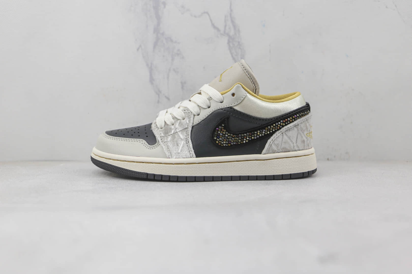 乔丹Air Jordan1 Low纯原版本低帮AJ1白黑金丝绸板鞋原档案数据开发 货号:DV1762-001