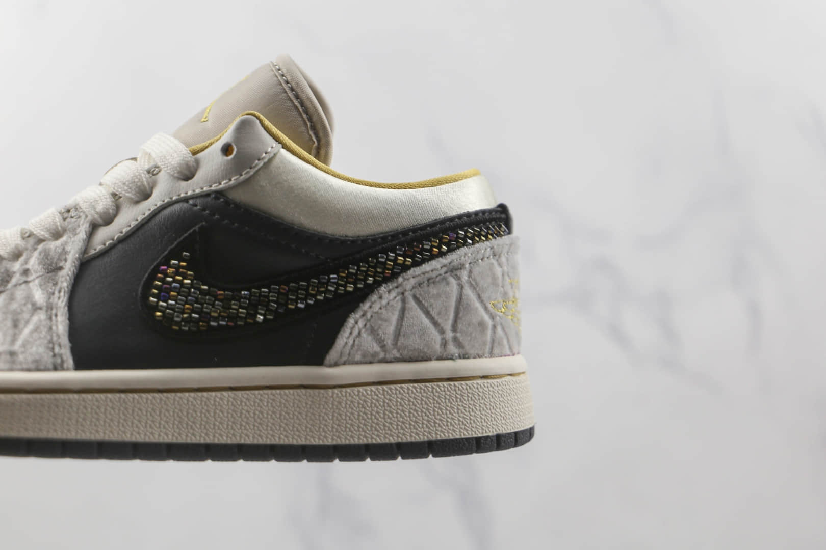 乔丹Air Jordan1 Low纯原版本低帮AJ1白黑金丝绸板鞋原档案数据开发 货号:DV1762-001
