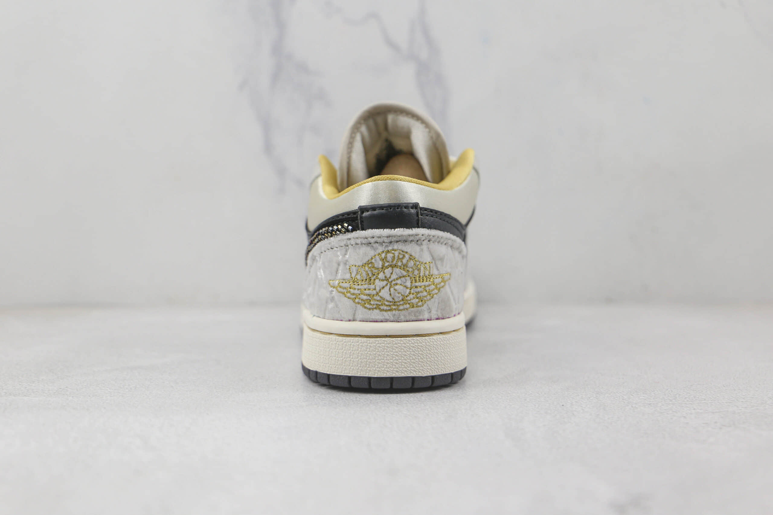 乔丹Air Jordan1 Low纯原版本低帮AJ1白黑金丝绸板鞋原档案数据开发 货号:DV1762-001