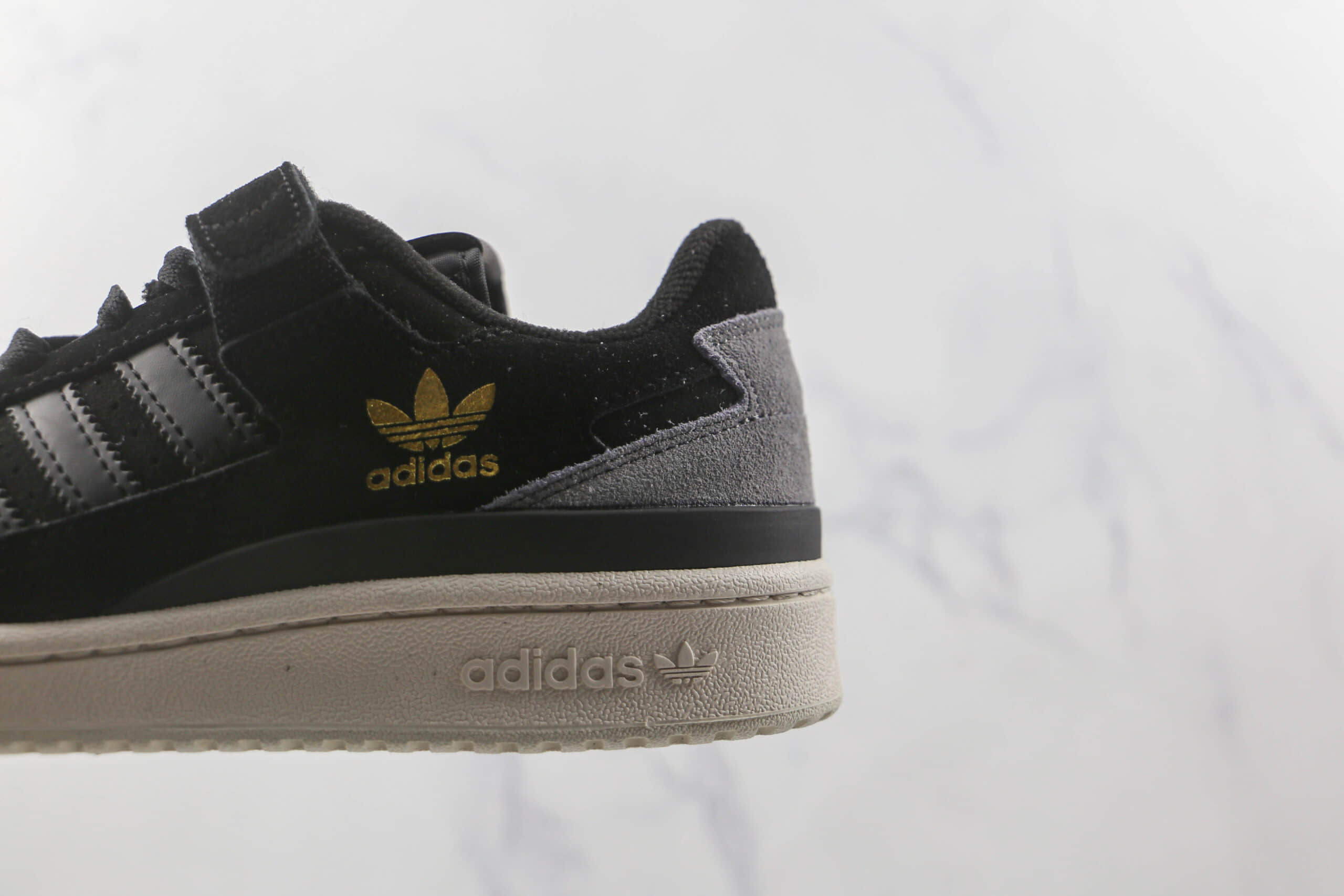 阿迪达斯Adidas originals Forum 84 low纯原版本魔术贴黑金色Forum84复古板鞋原盒原标 货号:Q46366