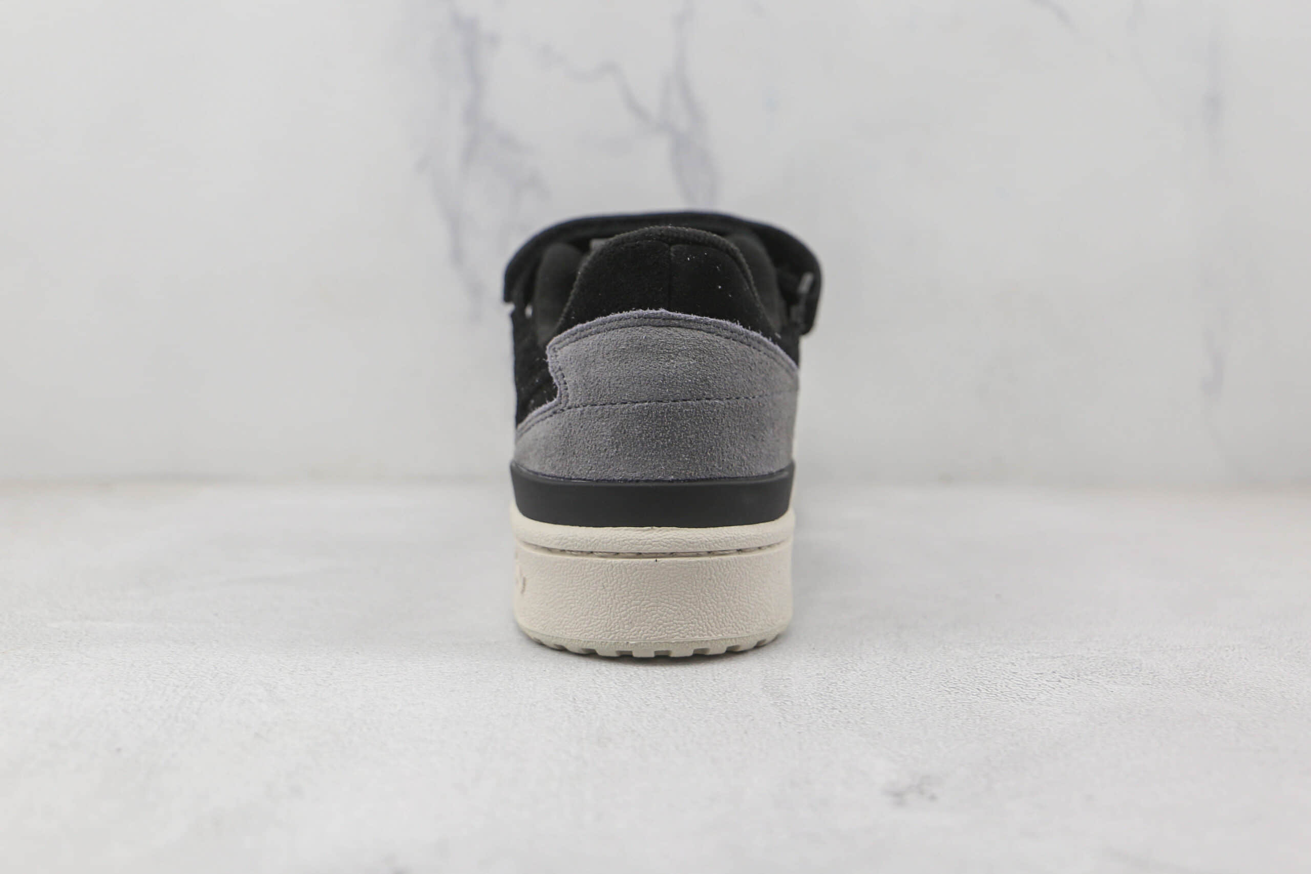 阿迪达斯Adidas originals Forum 84 low纯原版本魔术贴黑金色Forum84复古板鞋原盒原标 货号:Q46366