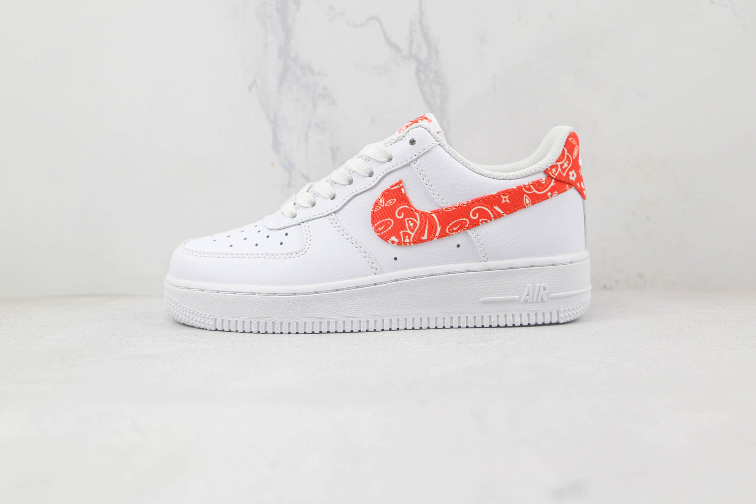 耐克Nike Air Force 1 07 Low纯原版本低帮空军一号红勾腰果花板鞋内置气垫 货号:DJ9942-102